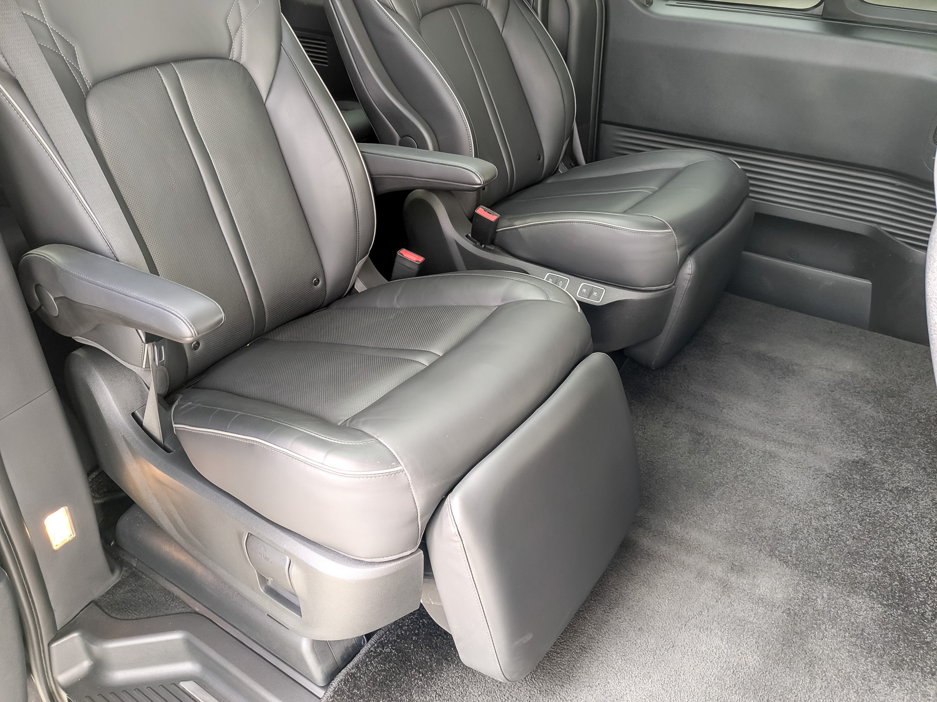 HYUNDAI Staria 3.50 (249 л.с), автомат, 2023, пробег 48 774 км