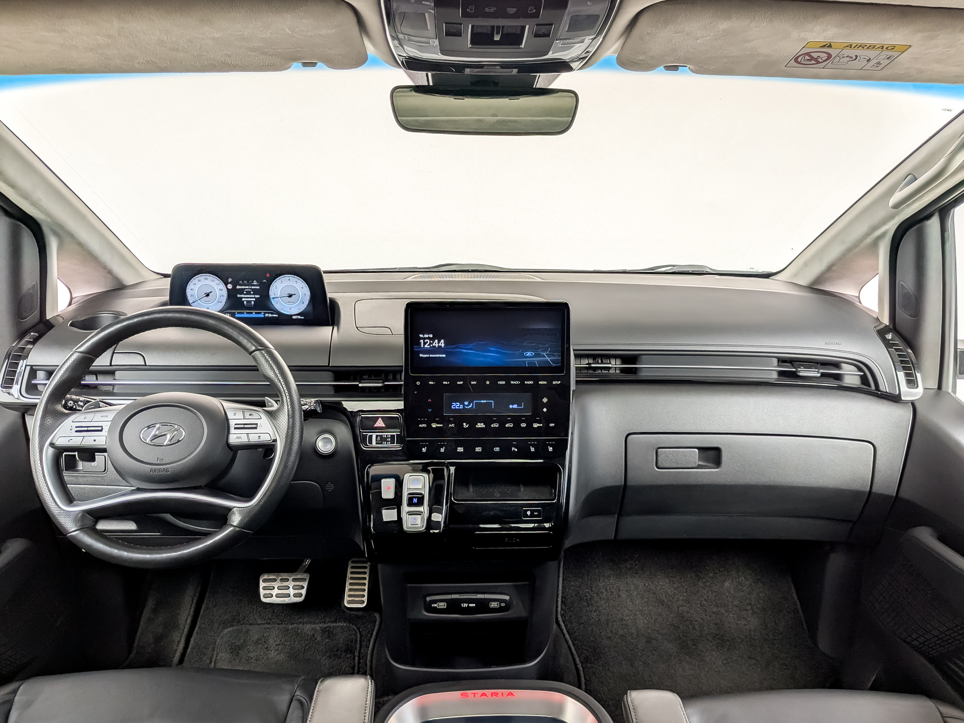 HYUNDAI Staria 3.50 (249 л.с), автомат, 2023, пробег 48 774 км