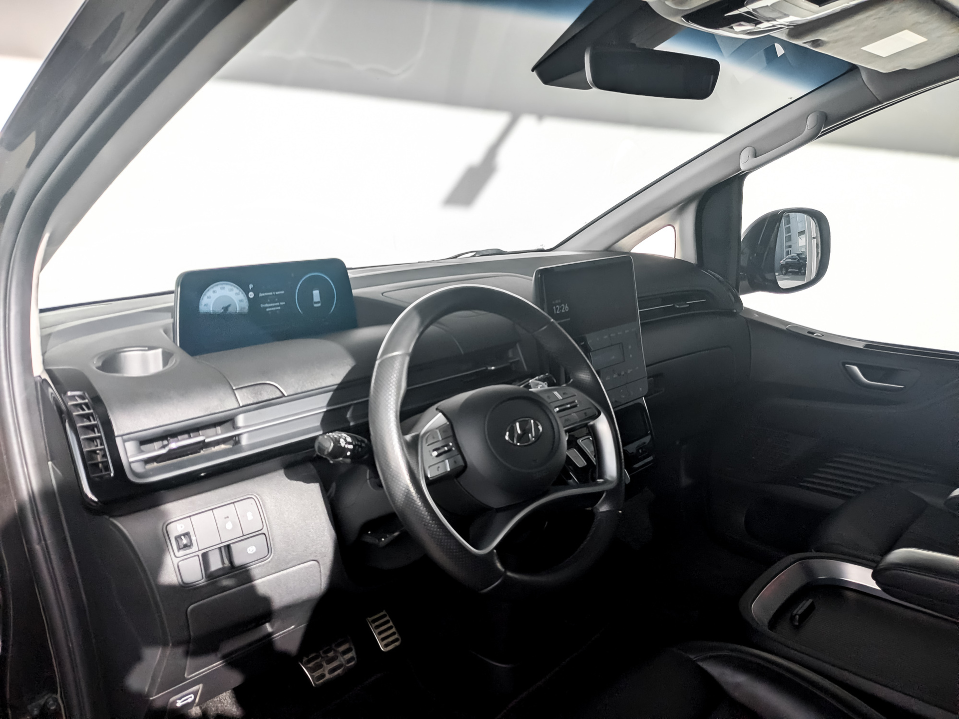 HYUNDAI Staria 3.50 (249 л.с), автомат, 2023, пробег 48 774 км