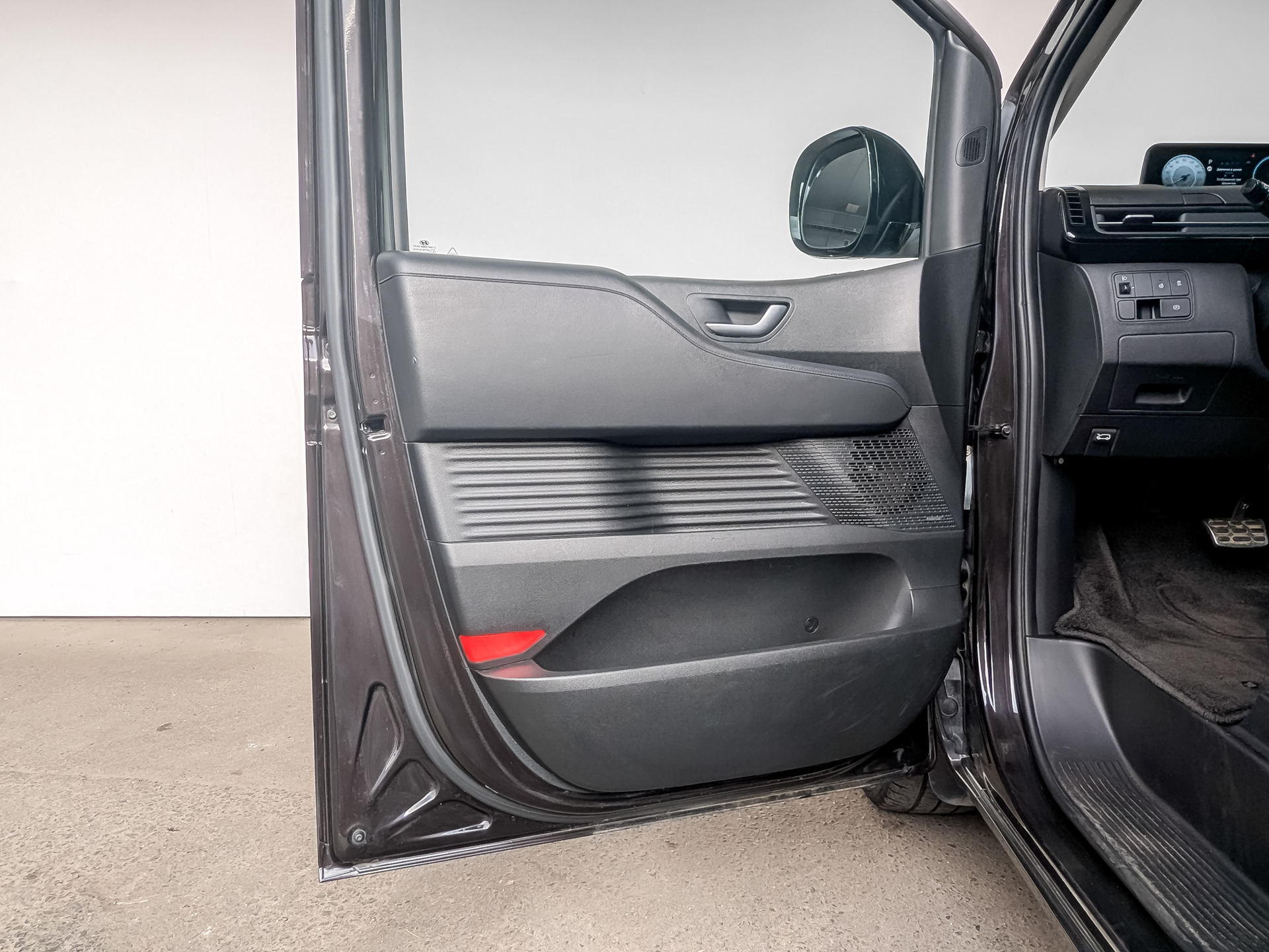 HYUNDAI Staria 3.50 (249 л.с), автомат, 2023, пробег 48 774 км