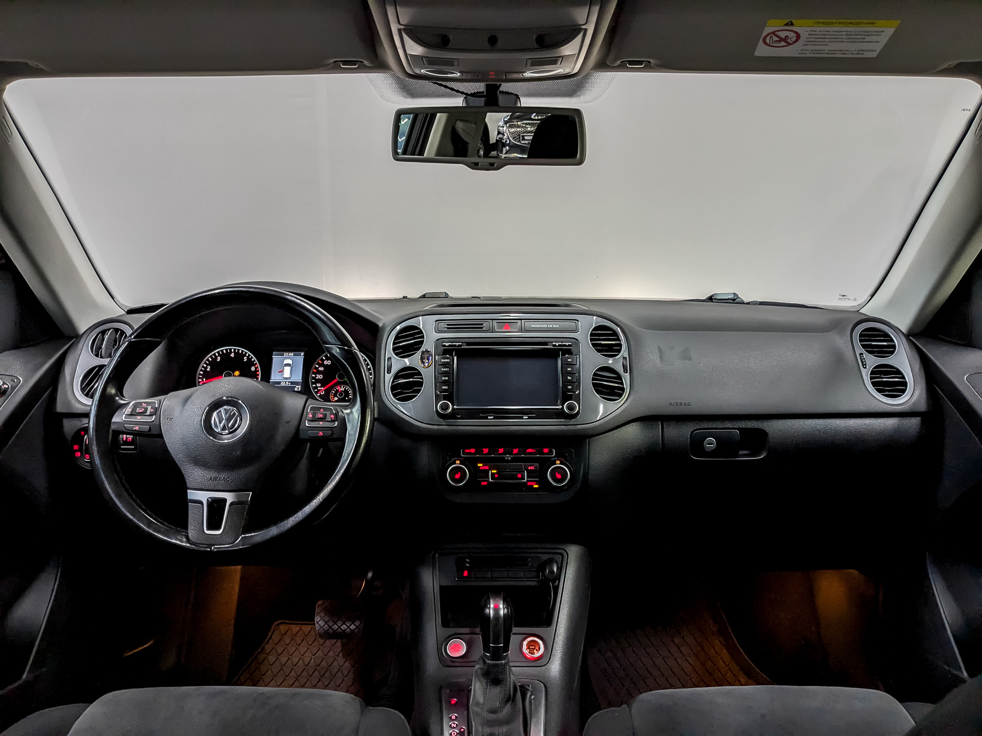 VOLKSWAGEN Tiguan 2.00 (170 л.с), автомат, 2013, пробег 92 227 км