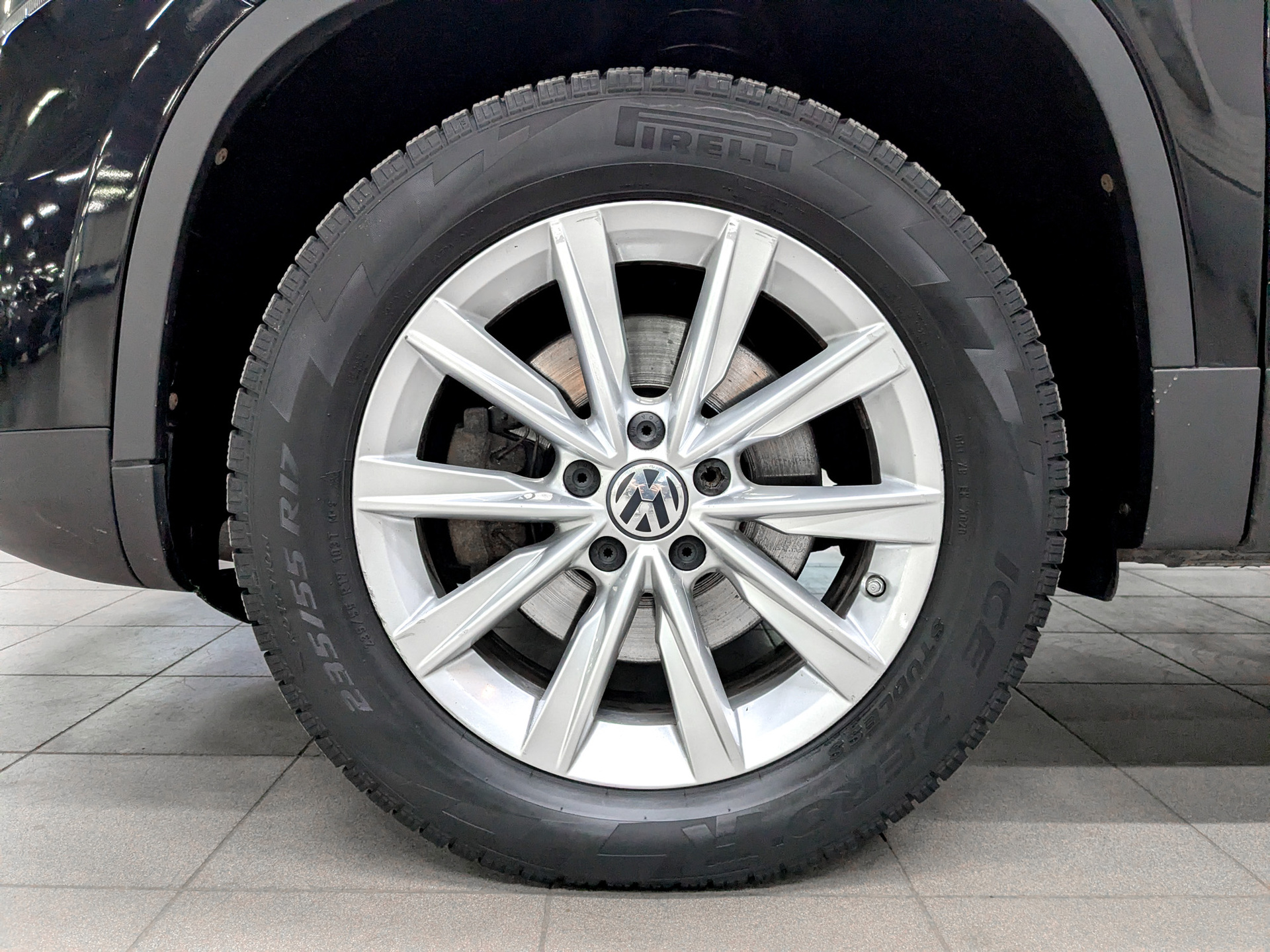 VOLKSWAGEN Tiguan 2.00 (170 л.с), автомат, 2013, пробег 92 227 км