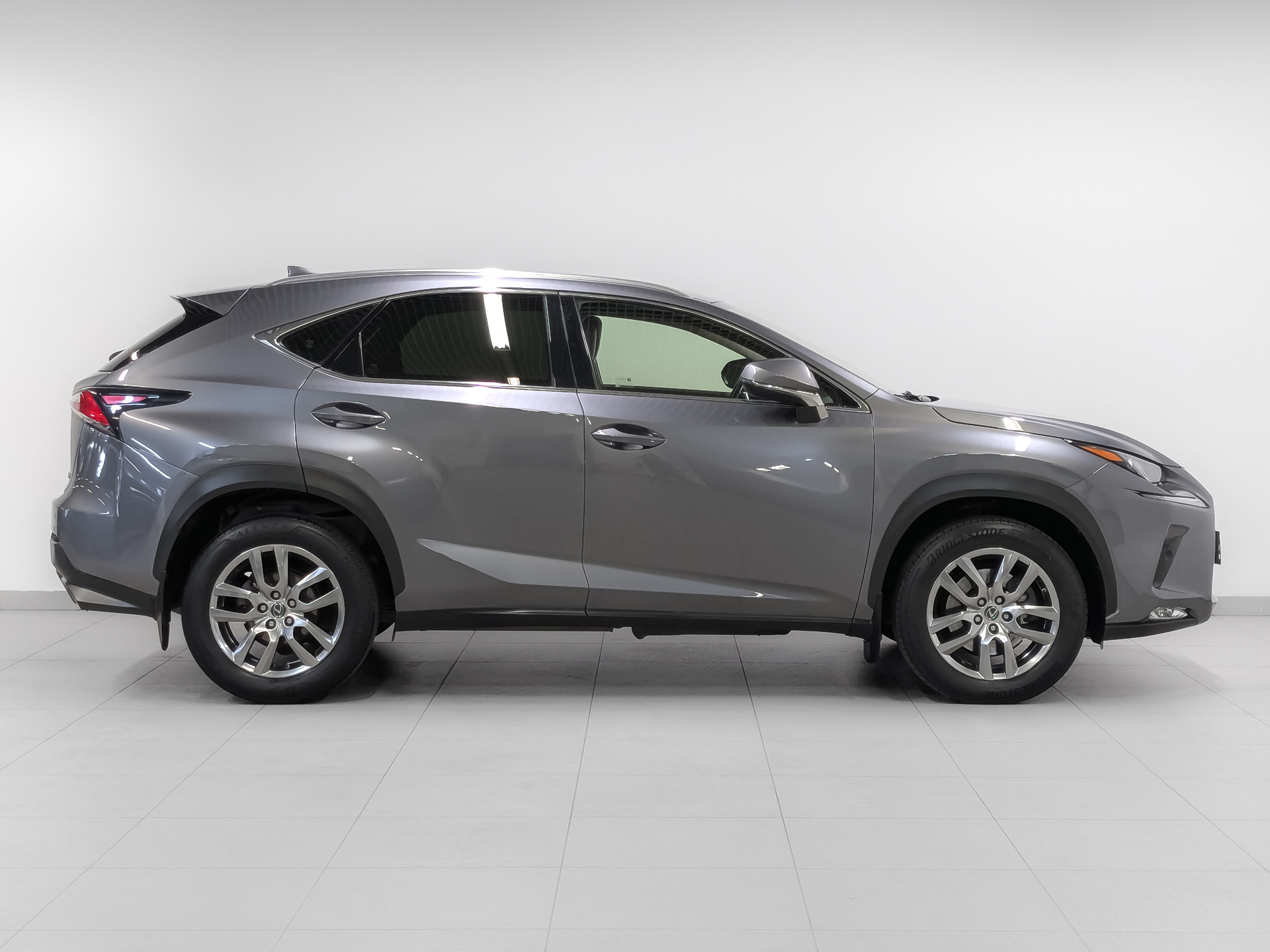 LEXUS NX 2.00 (238 л.с), автомат, 2019, пробег 64 681 км