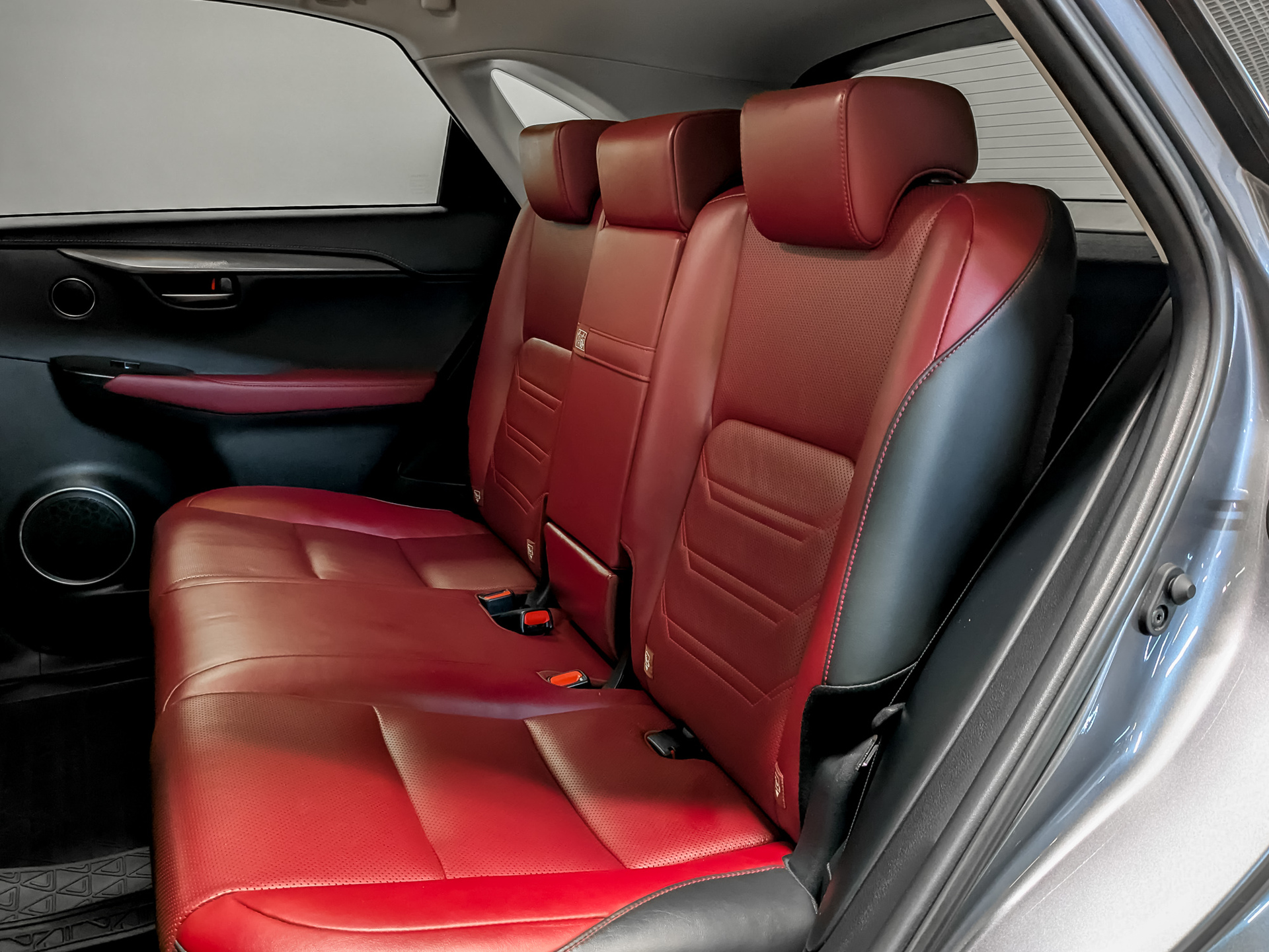 LEXUS NX 2.00 (238 л.с), автомат, 2019, пробег 64 681 км