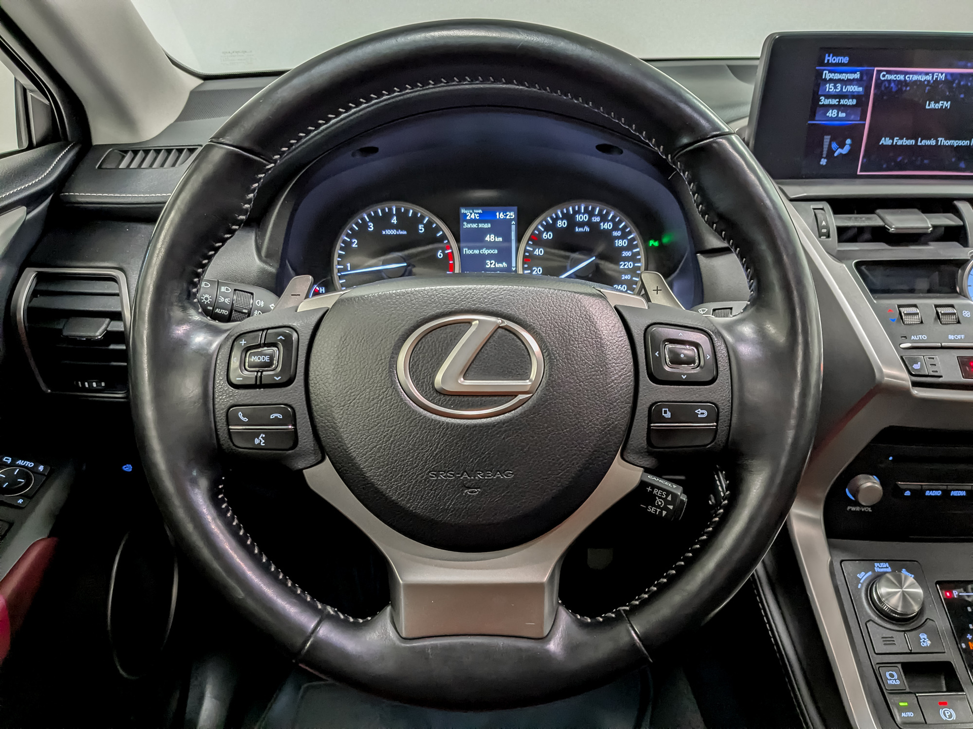 LEXUS NX 2.00 (238 л.с), автомат, 2019, пробег 64 681 км