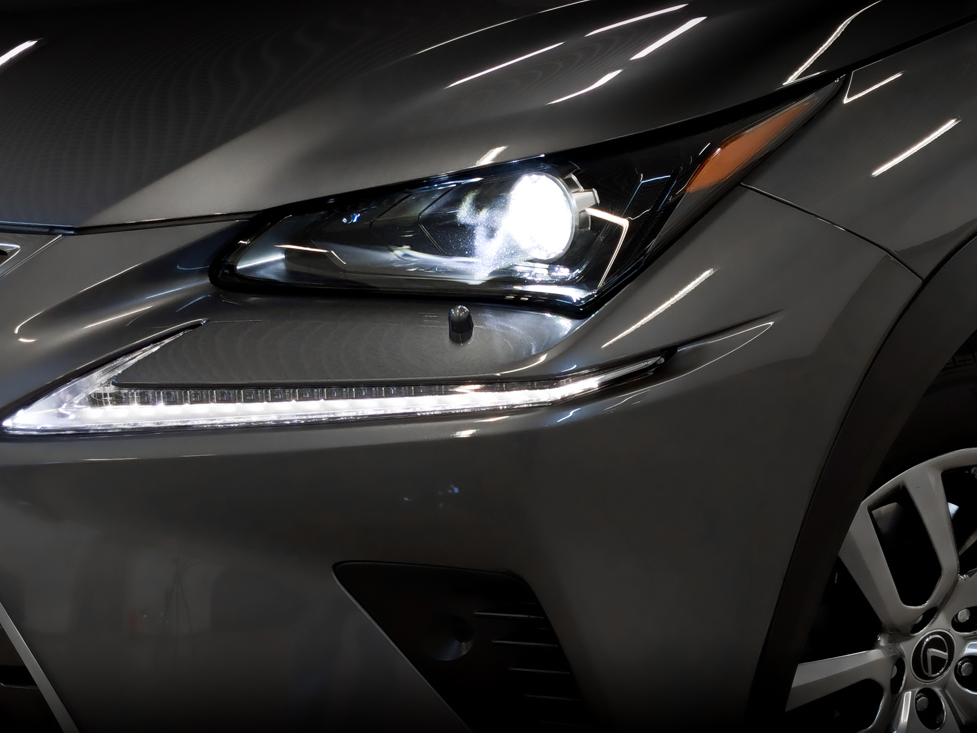 LEXUS NX 2.00 (238 л.с), автомат, 2019, пробег 64 681 км