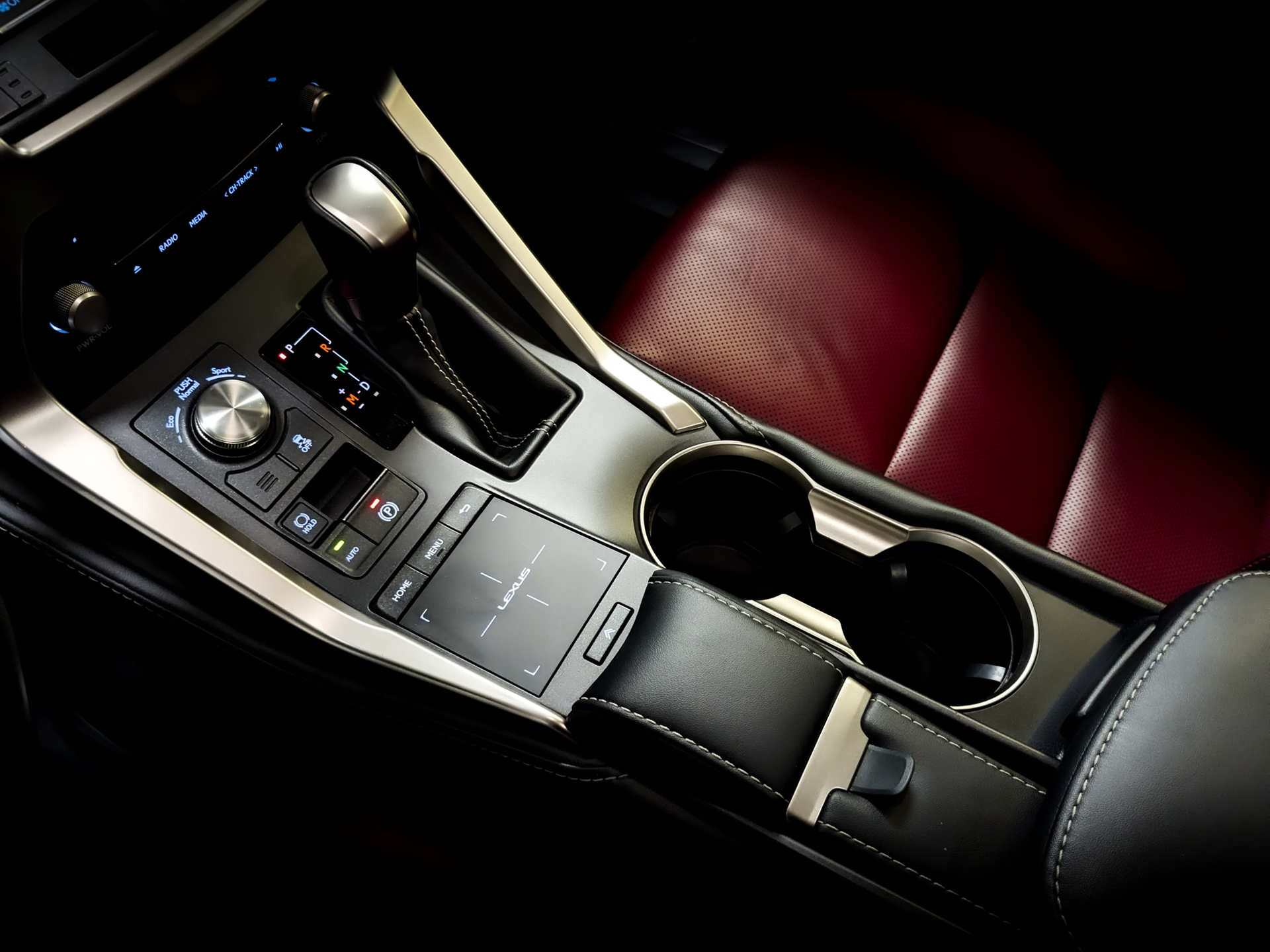 LEXUS NX 2.00 (238 л.с), автомат, 2019, пробег 64 681 км
