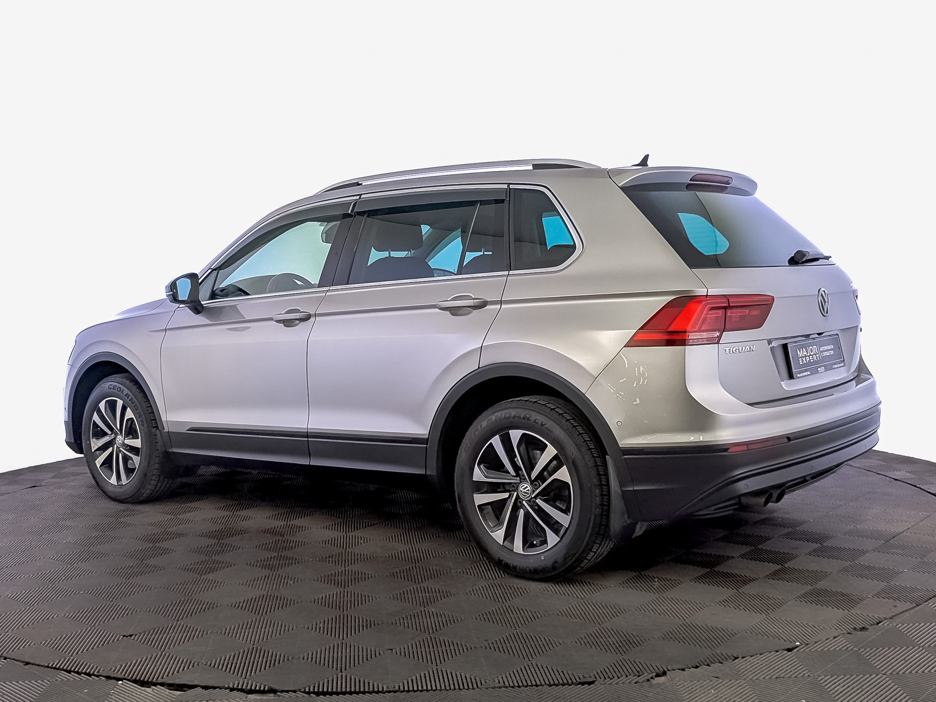VOLKSWAGEN Tiguan 1.40 (150 л.с), автомат, 2019, пробег 81 862 км