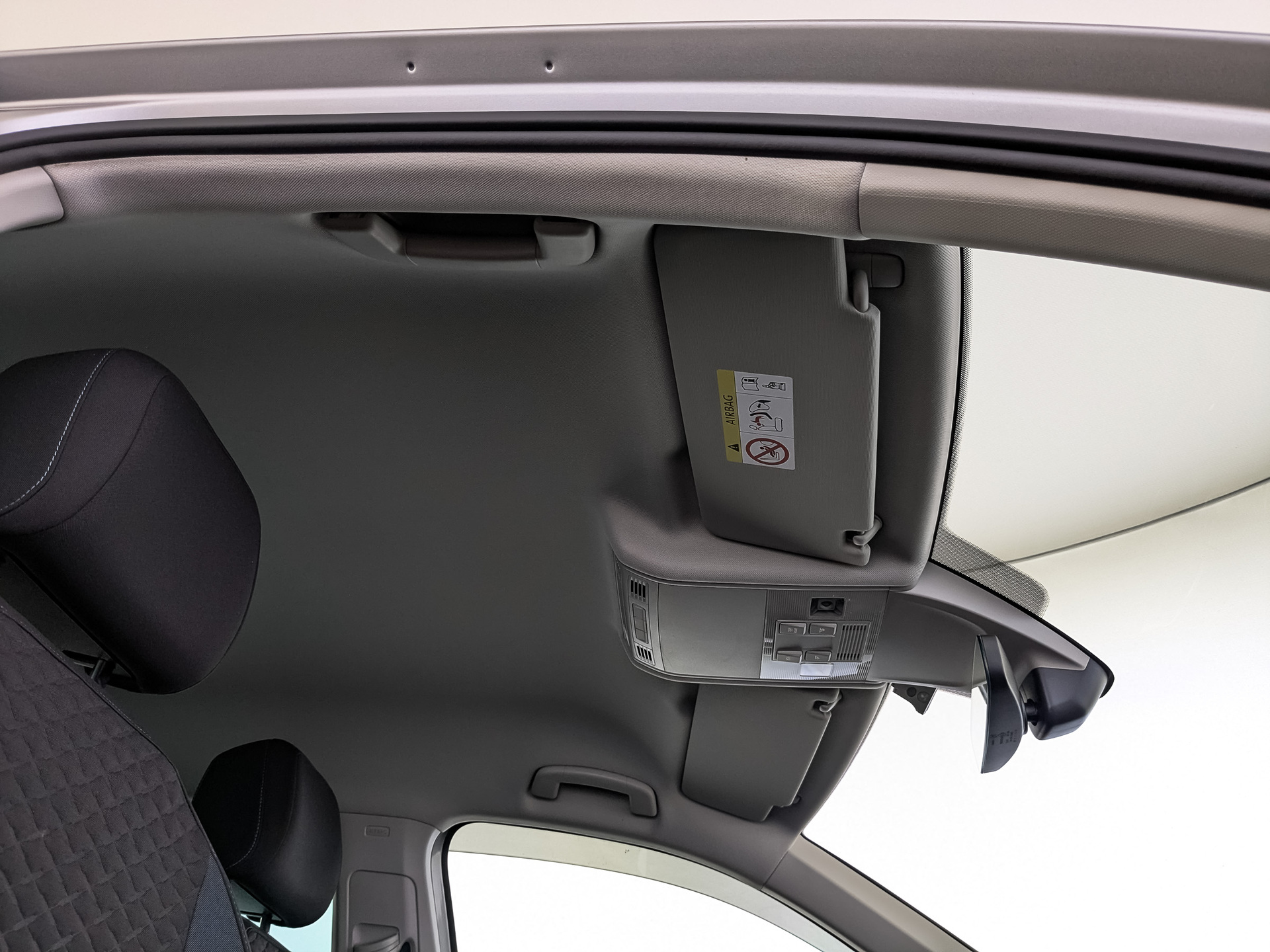 VOLKSWAGEN Tiguan 1.40 (150 л.с), автомат, 2019, пробег 81 862 км