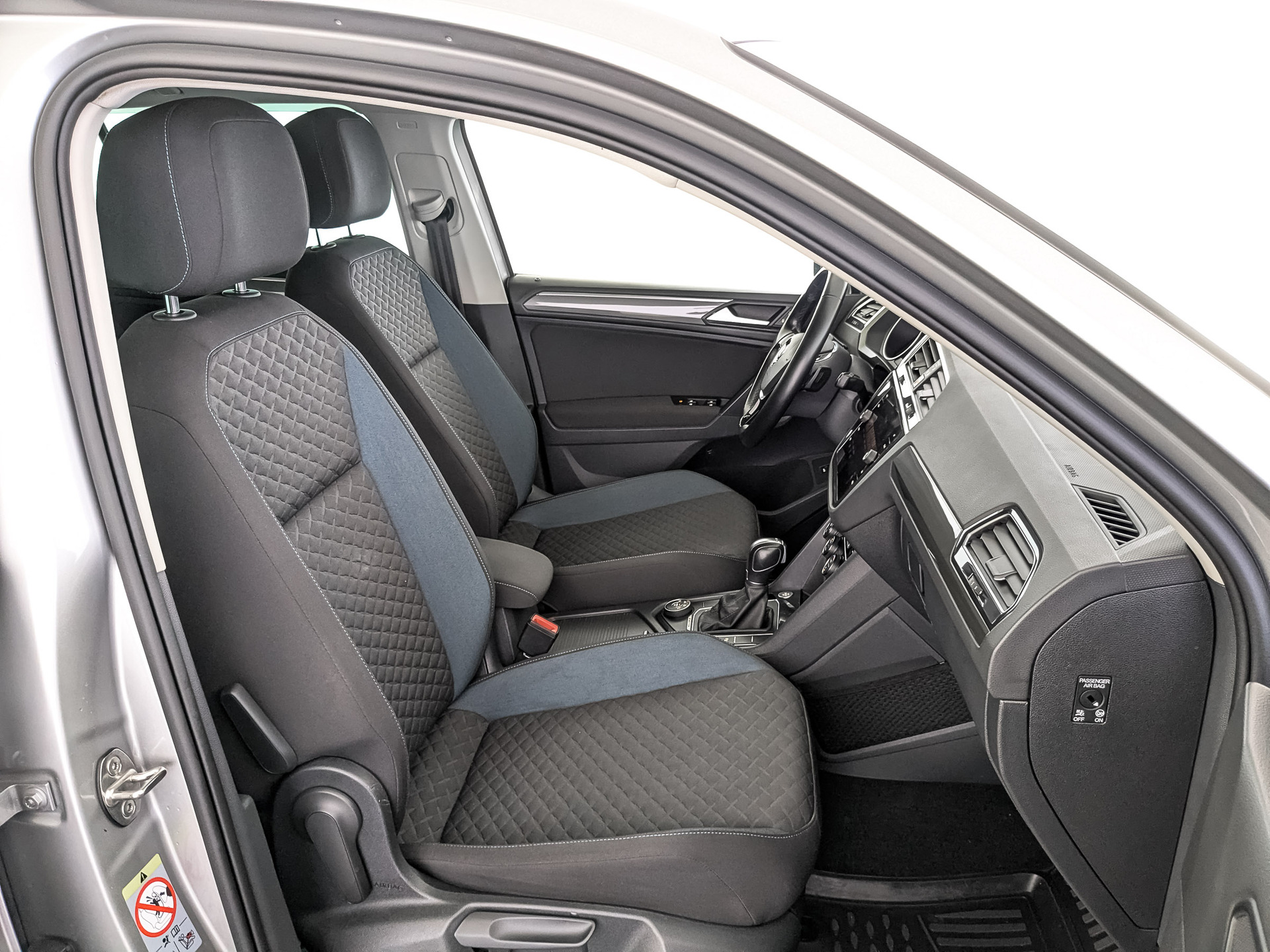 VOLKSWAGEN Tiguan 1.40 (150 л.с), автомат, 2019, пробег 81 862 км