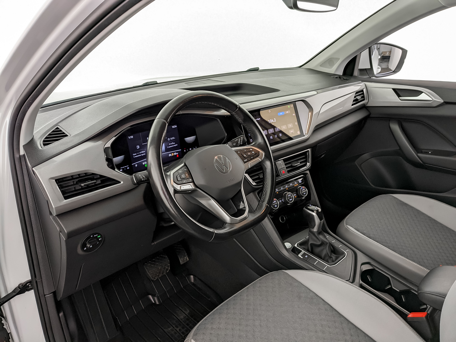 VOLKSWAGEN Taos 1.40 (150 л.с), автомат, 2021, пробег 81 034 км