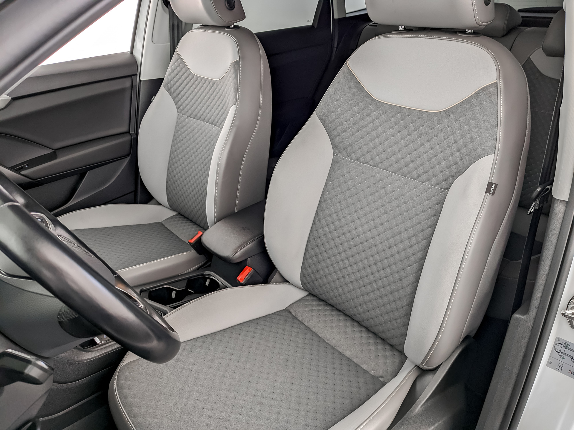 VOLKSWAGEN Taos 1.40 (150 л.с), автомат, 2021, пробег 81 034 км