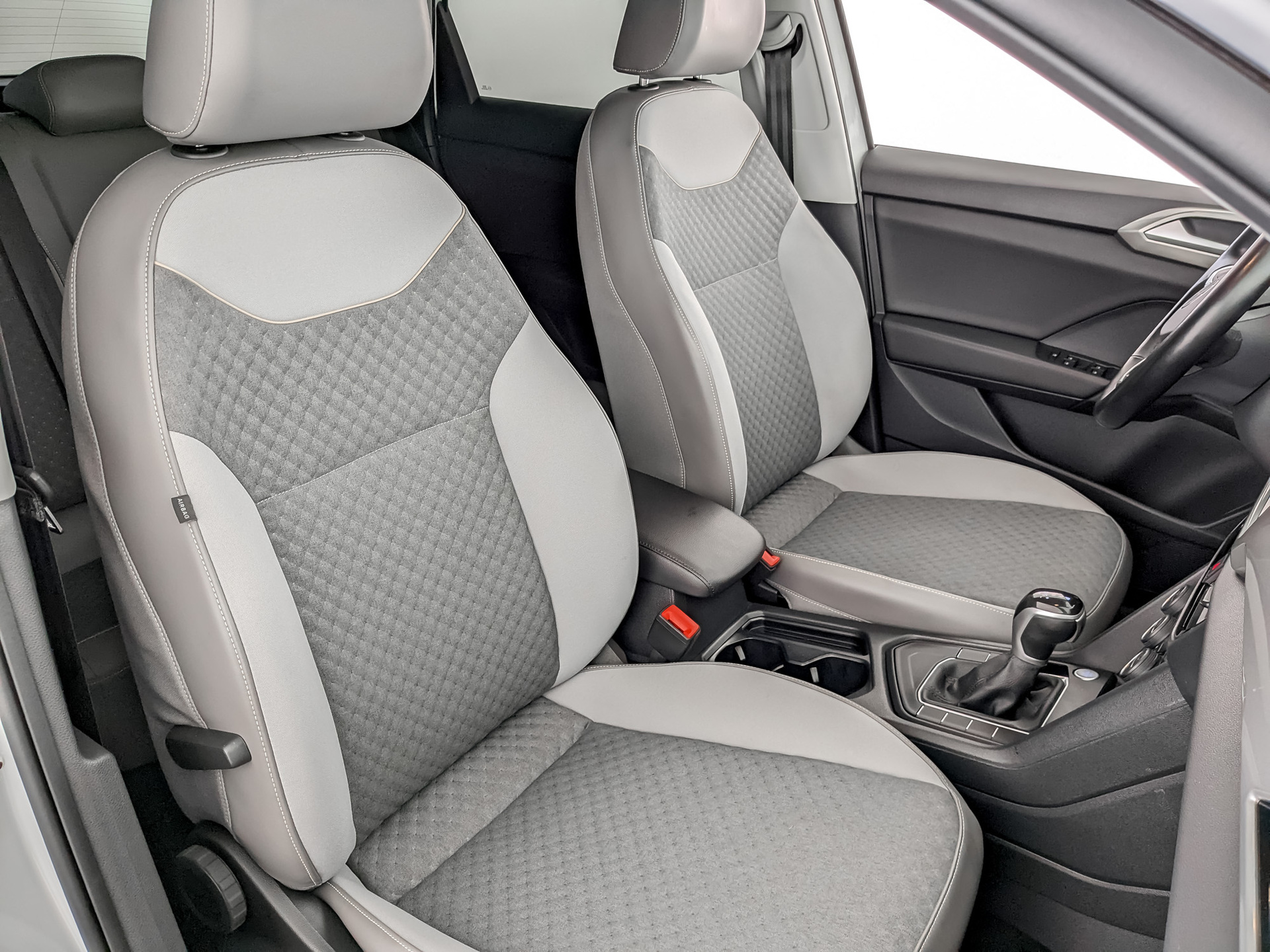 VOLKSWAGEN Taos 1.40 (150 л.с), автомат, 2021, пробег 81 034 км