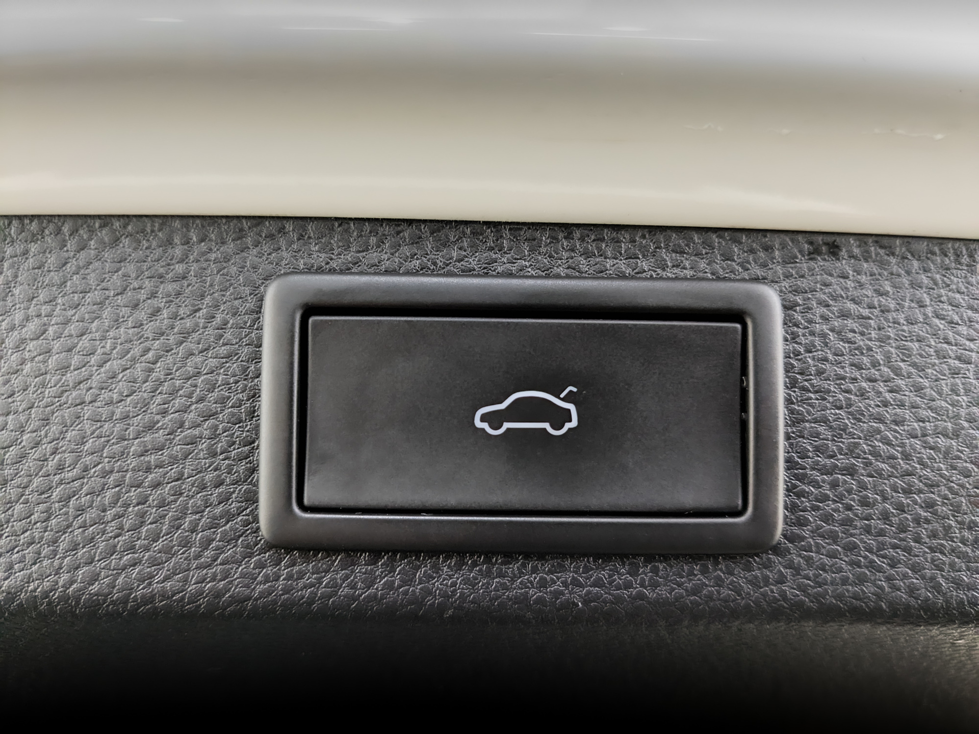 VOLKSWAGEN Taos 1.40 (150 л.с), автомат, 2021, пробег 81 034 км