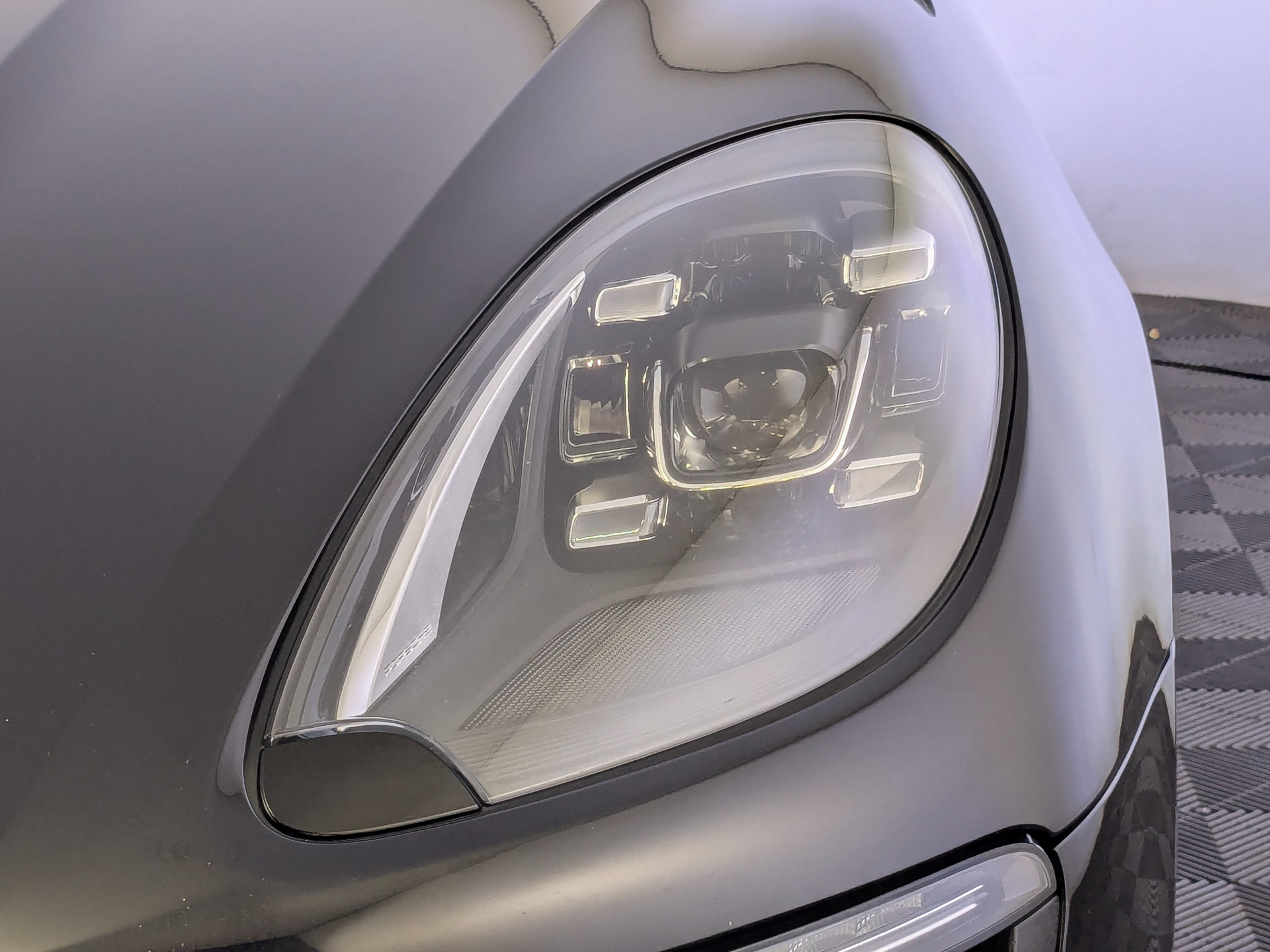 PORSCHE Macan 3.00 (245 л.с), автомат, 2018, пробег 108 529 км