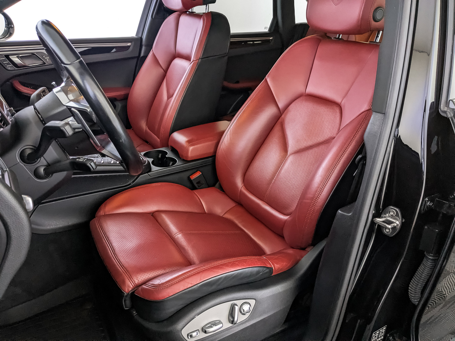 PORSCHE Macan 3.00 (245 л.с), автомат, 2018, пробег 108 529 км