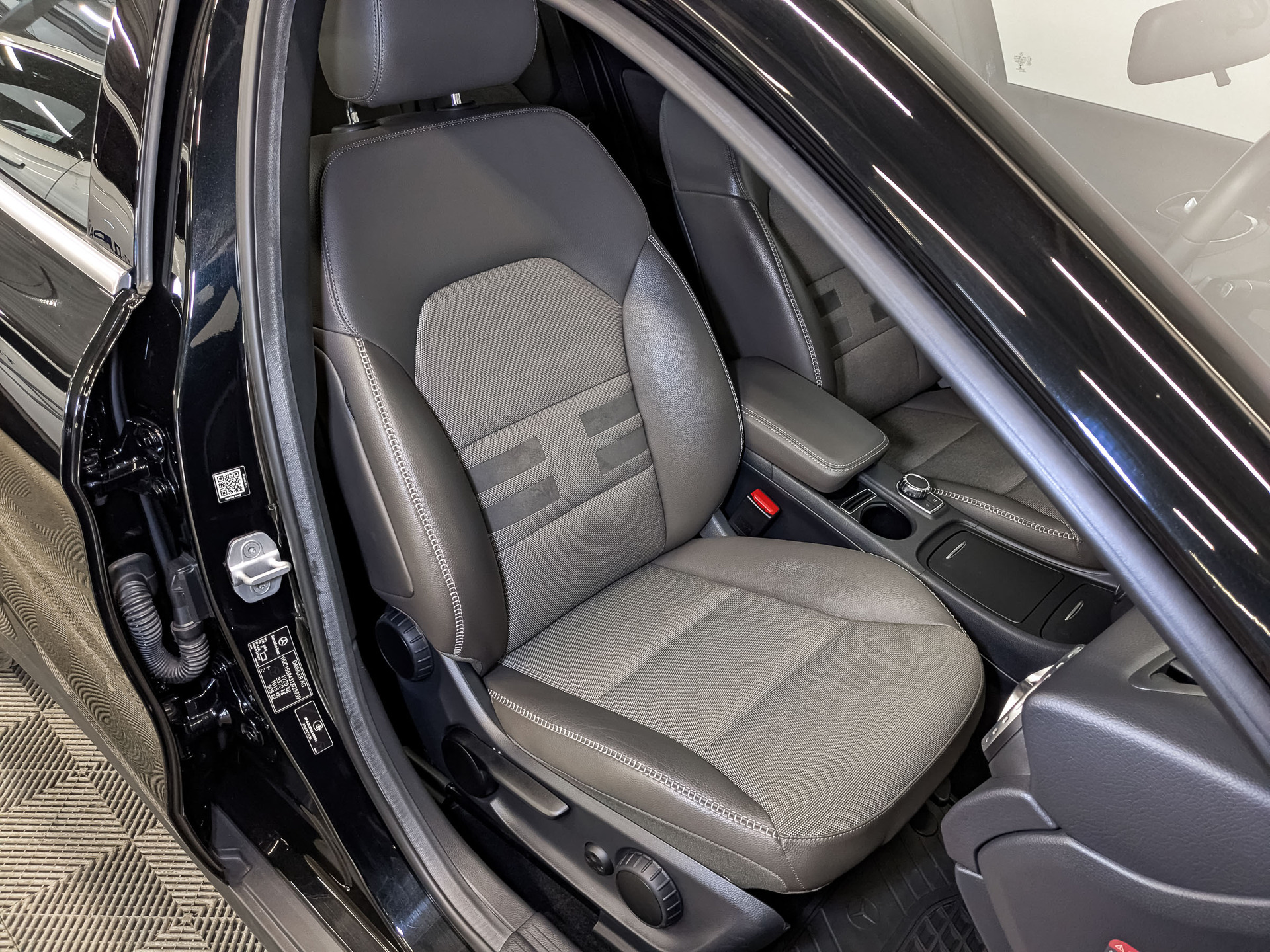 MERCEDES-BENZ GLA 1.60 (156 л.с), автомат, 2014, пробег 51 647 км