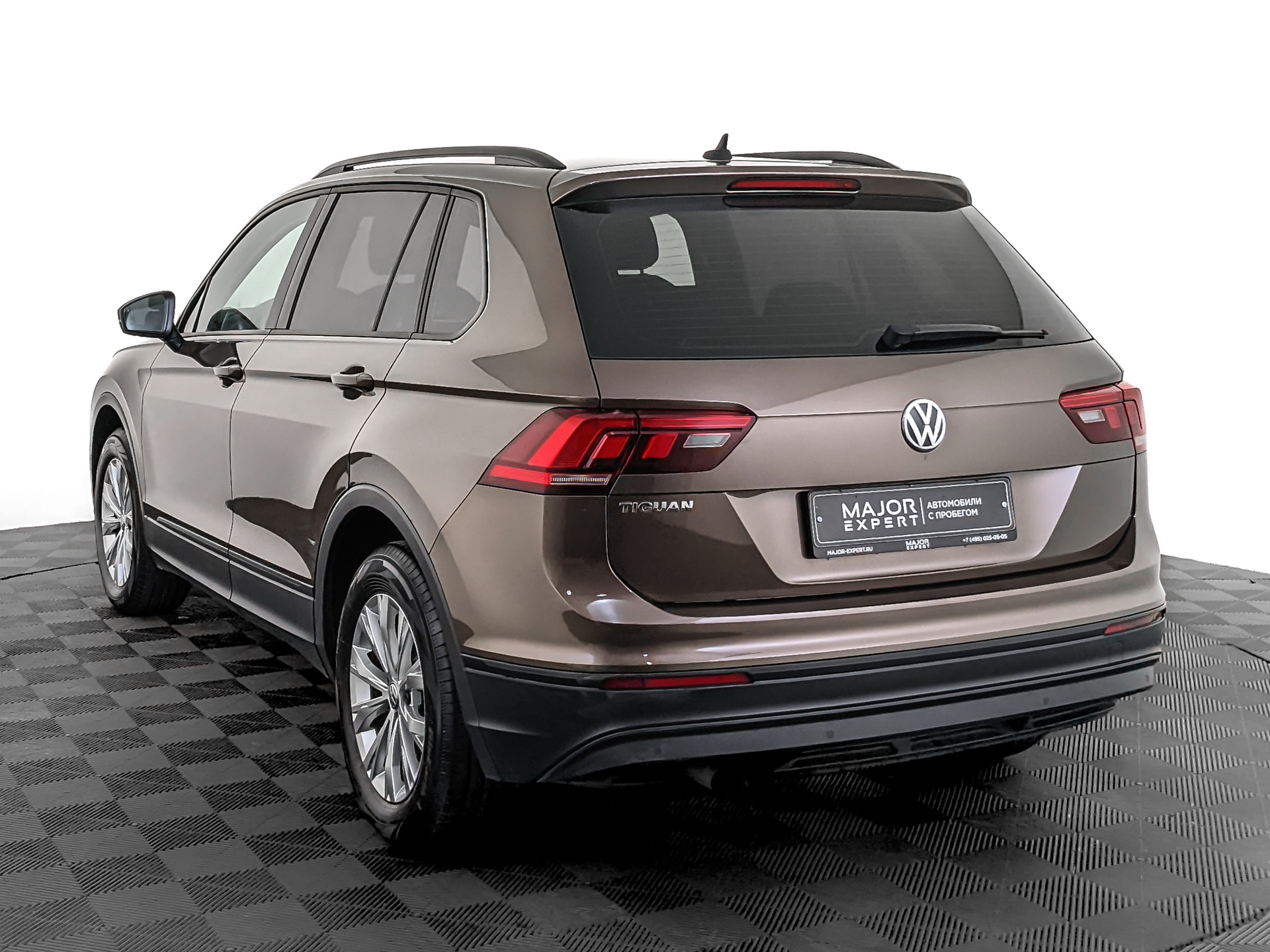 VOLKSWAGEN Tiguan 1.40 (150 л.с), автомат, 2018, пробег 37 000 км