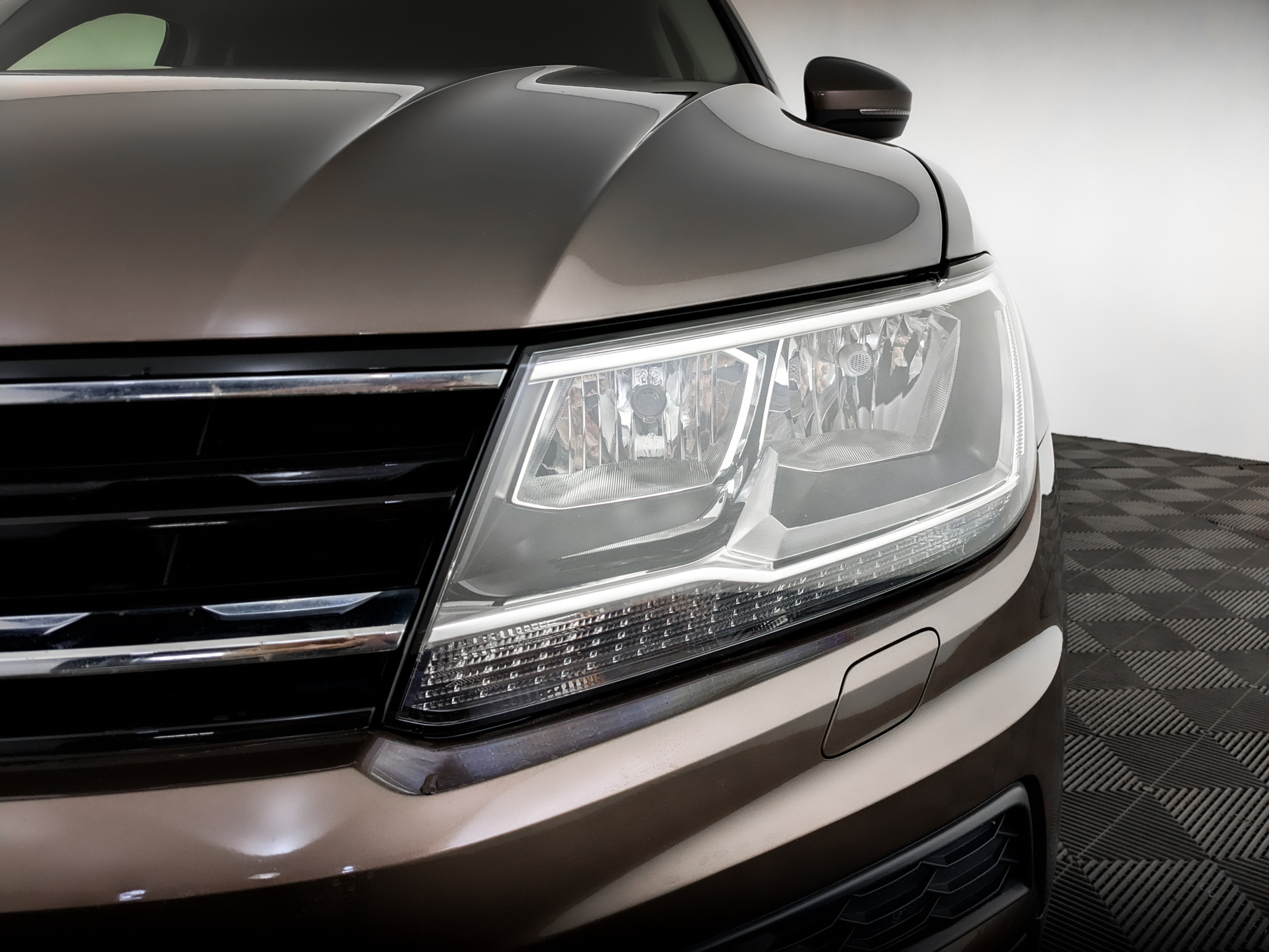VOLKSWAGEN Tiguan 1.40 (150 л.с), автомат, 2018, пробег 37 000 км