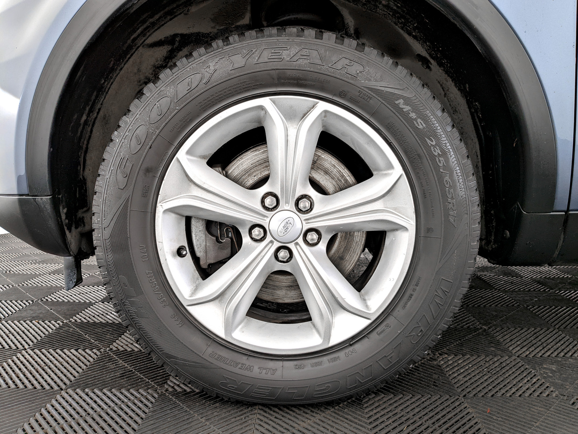 LAND ROVER Discovery Sport 2.00 (149 л.с), автомат, 2019, пробег 93 120 км