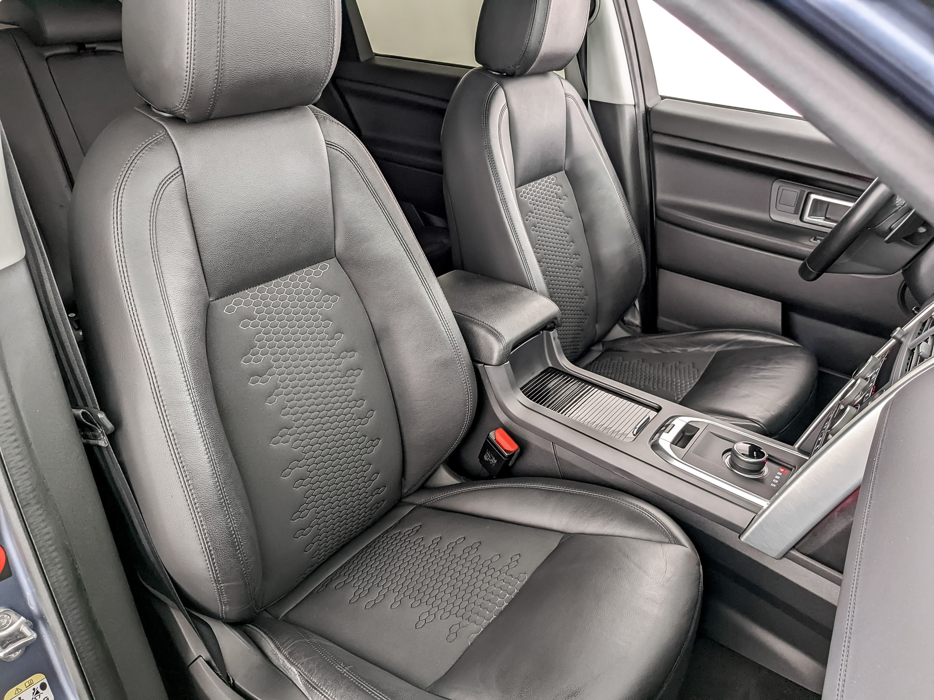 LAND ROVER Discovery Sport 2.00 (149 л.с), автомат, 2019, пробег 93 120 км