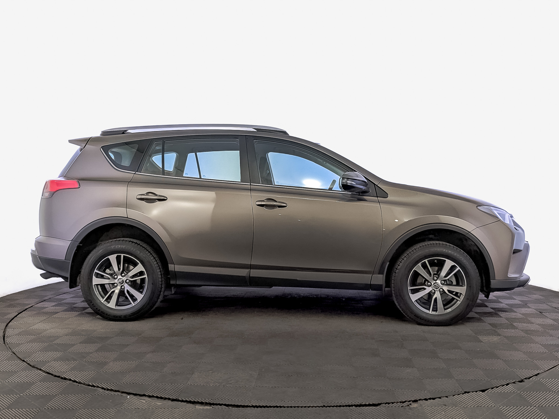 TOYOTA Rav-4 2.00 (146 л.с), автомат, 2018, пробег 51 388 км