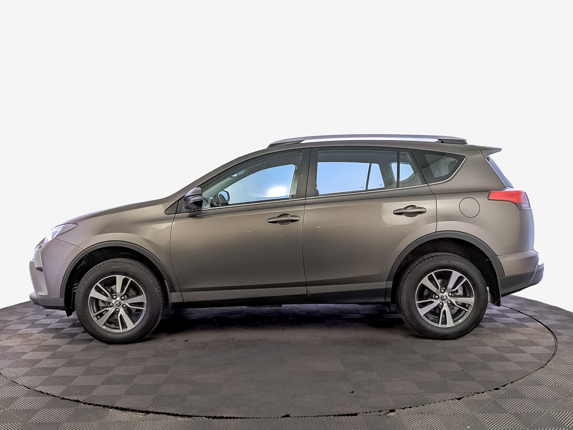 TOYOTA Rav-4 2.00 (146 л.с), автомат, 2018, пробег 51 388 км