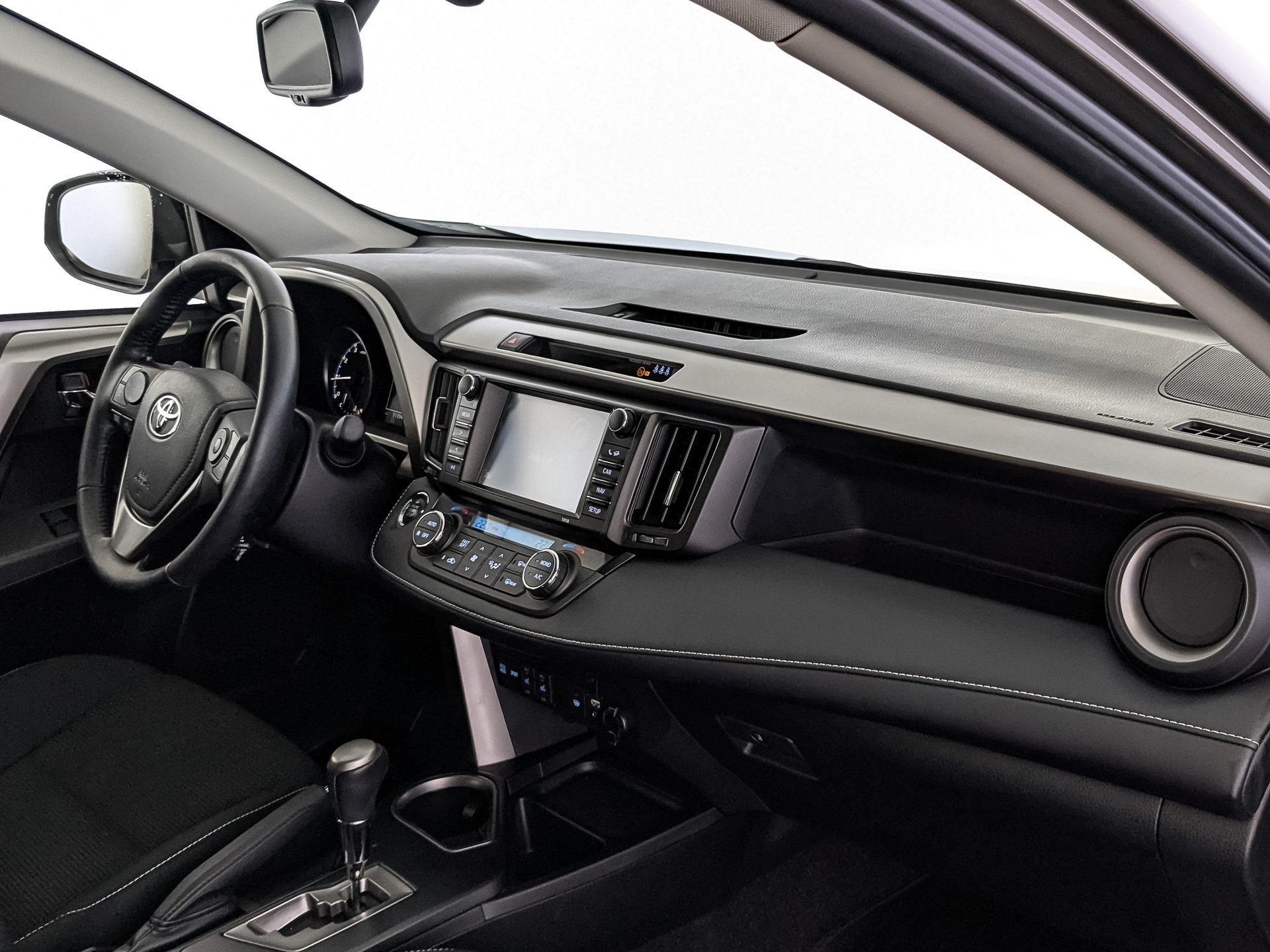 TOYOTA Rav-4 2.00 (146 л.с), автомат, 2018, пробег 51 388 км