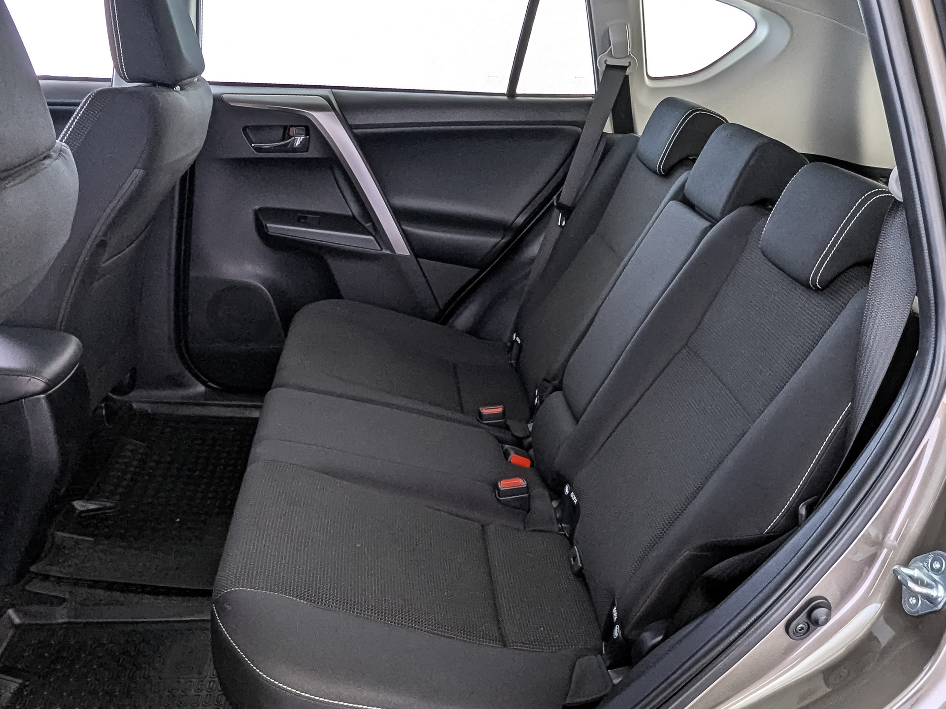 TOYOTA Rav-4 2.00 (146 л.с), автомат, 2018, пробег 51 388 км