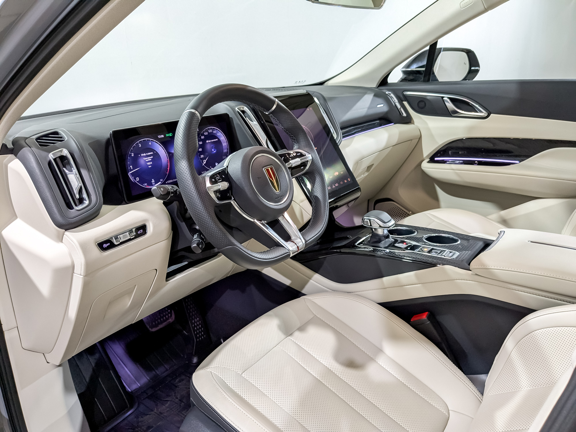 HONGQI HS3 1.50 (156 л.с), автомат, 2024, пробег 1 700 км