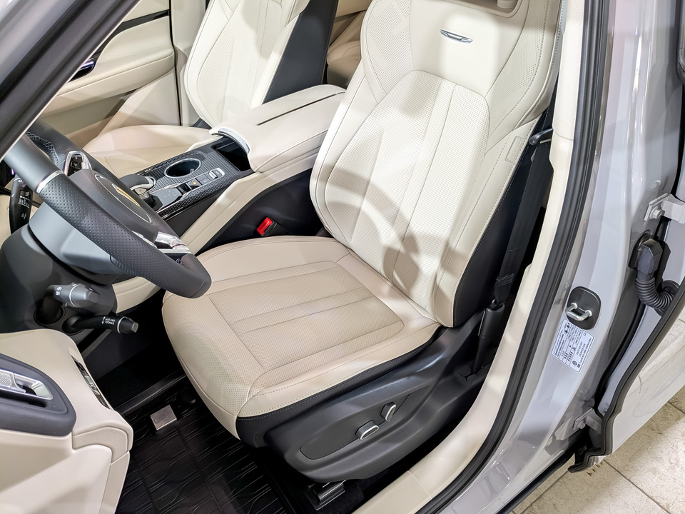 Фото Hongqi HS3 с пробегом 1700 км