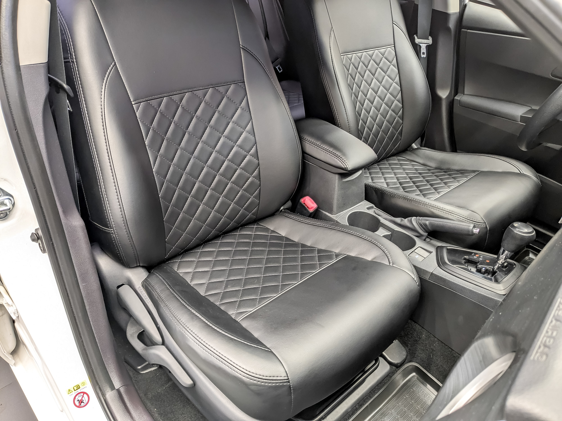 TOYOTA Auris 1.60 (132 л.с), автомат, 2014, пробег 90 640 км