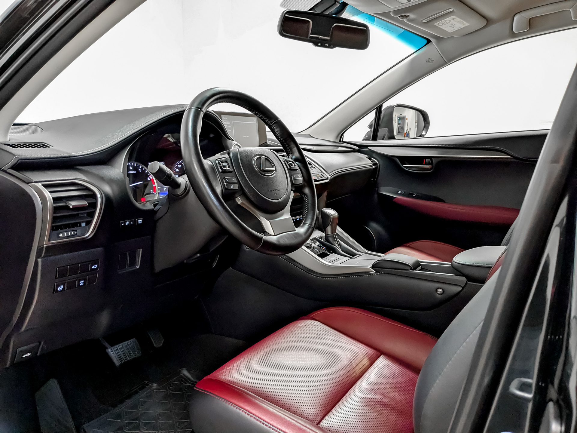 LEXUS NX 2.00 (238 л.с), автомат, 2021, пробег 69 048 км