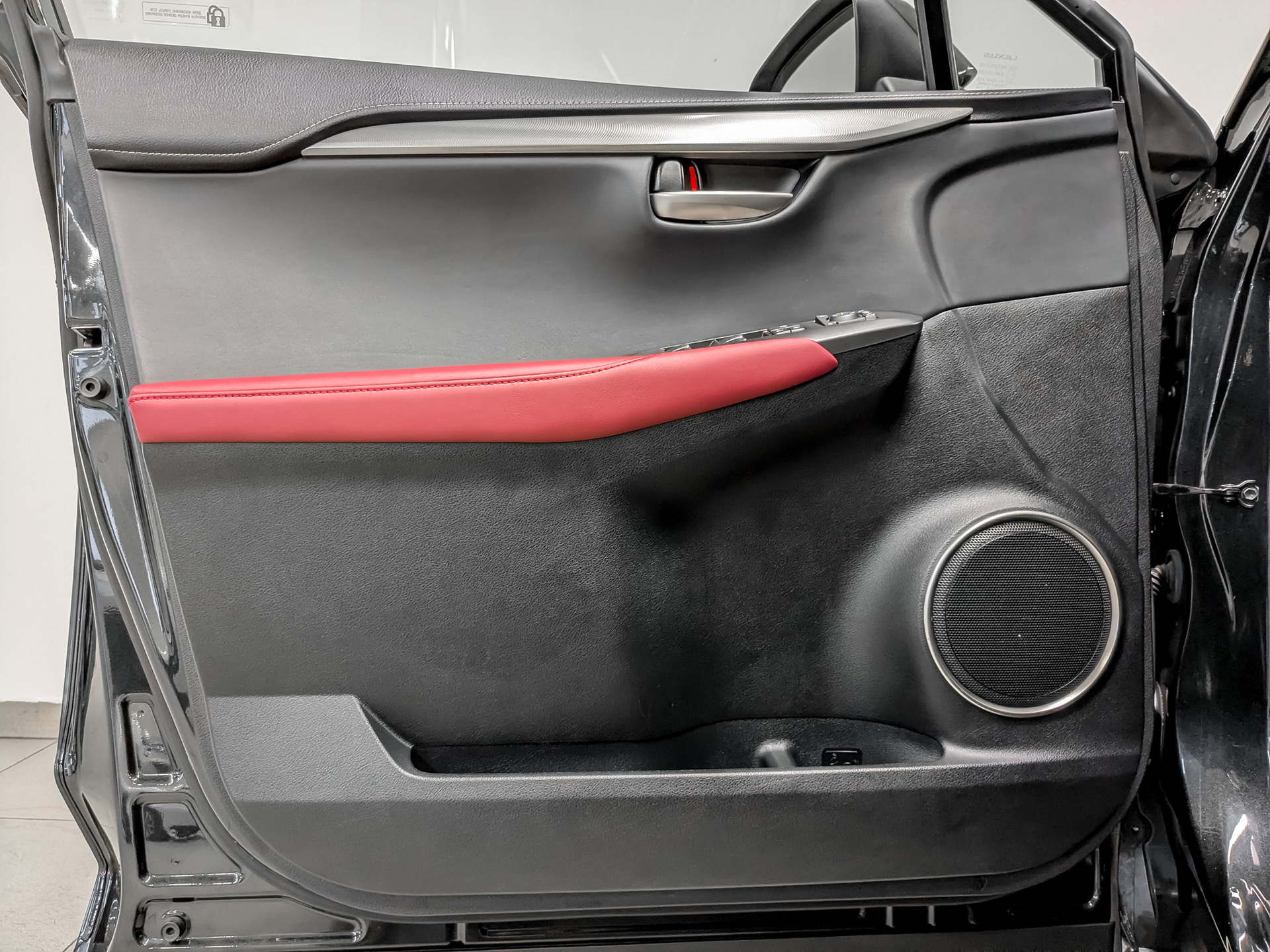 LEXUS NX 2.00 (238 л.с), автомат, 2021, пробег 69 048 км