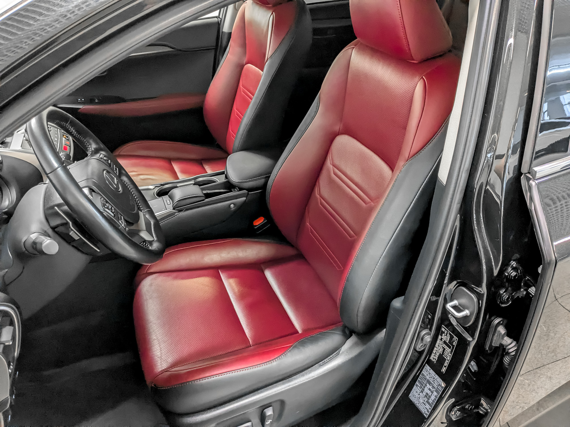 LEXUS NX 2.00 (238 л.с), автомат, 2021, пробег 69 048 км