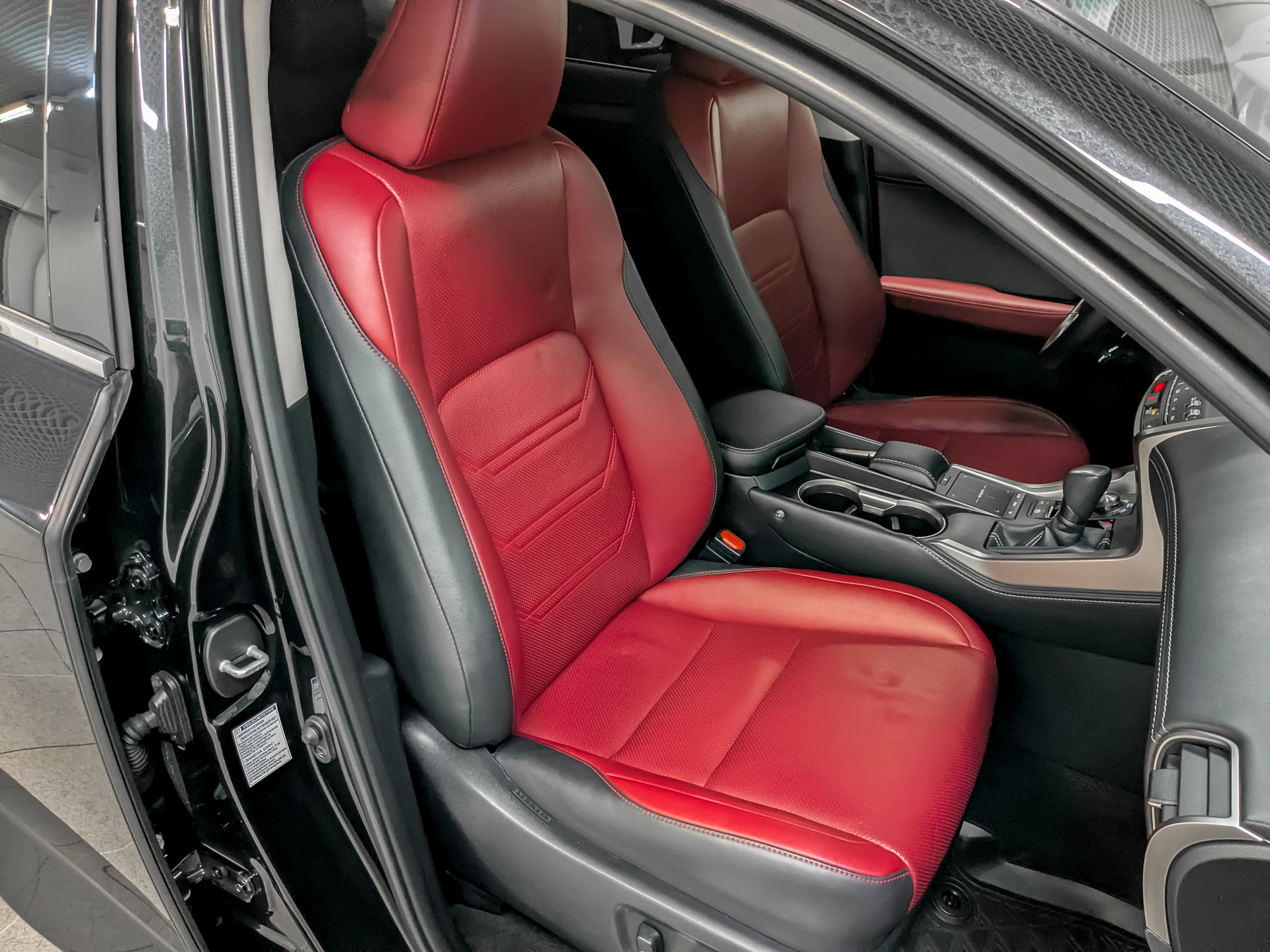 LEXUS NX 2.00 (238 л.с), автомат, 2021, пробег 69 048 км