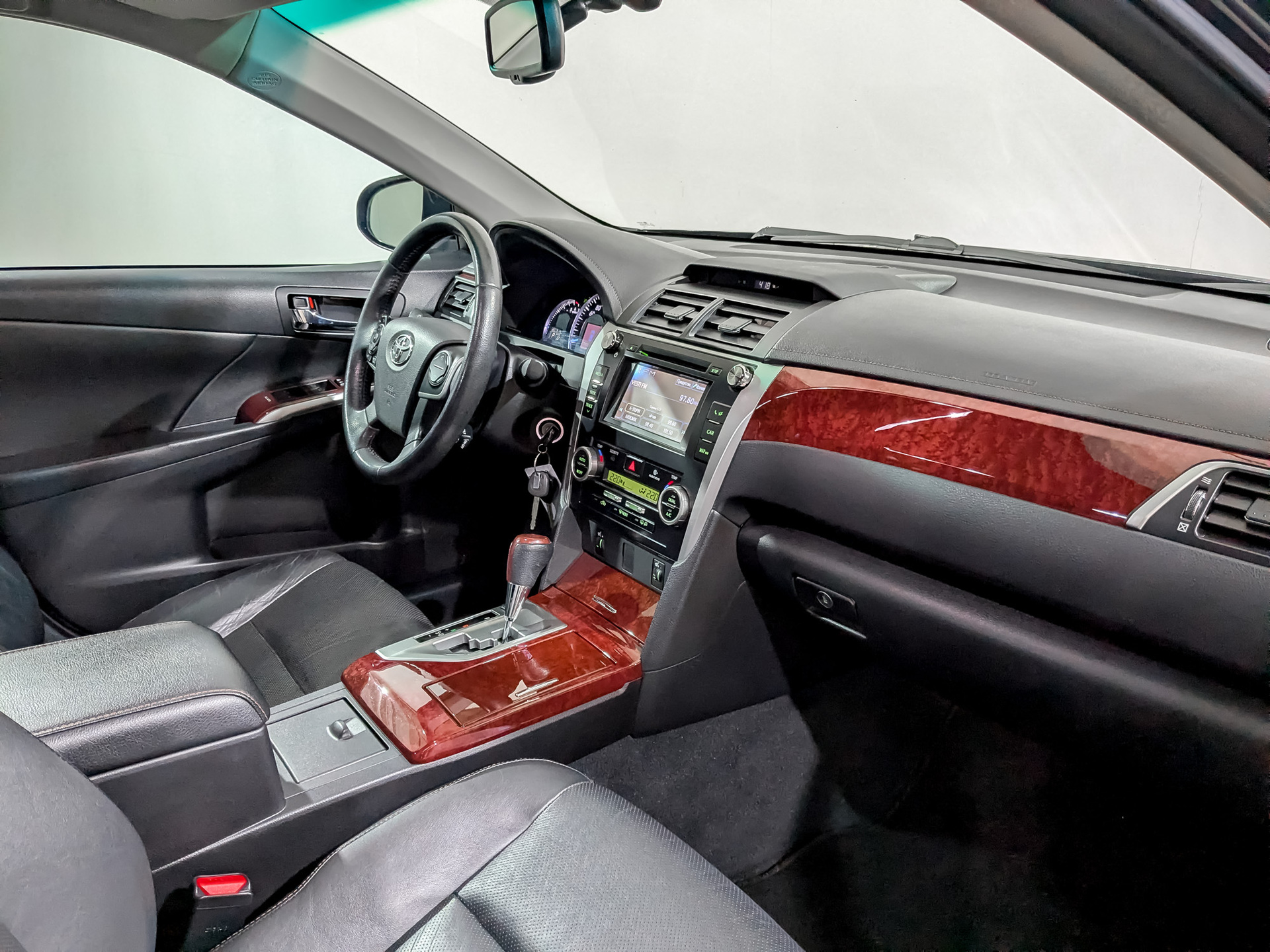 TOYOTA Camry 2.50 (181 л.с), автомат, 2013, пробег 129 591 км