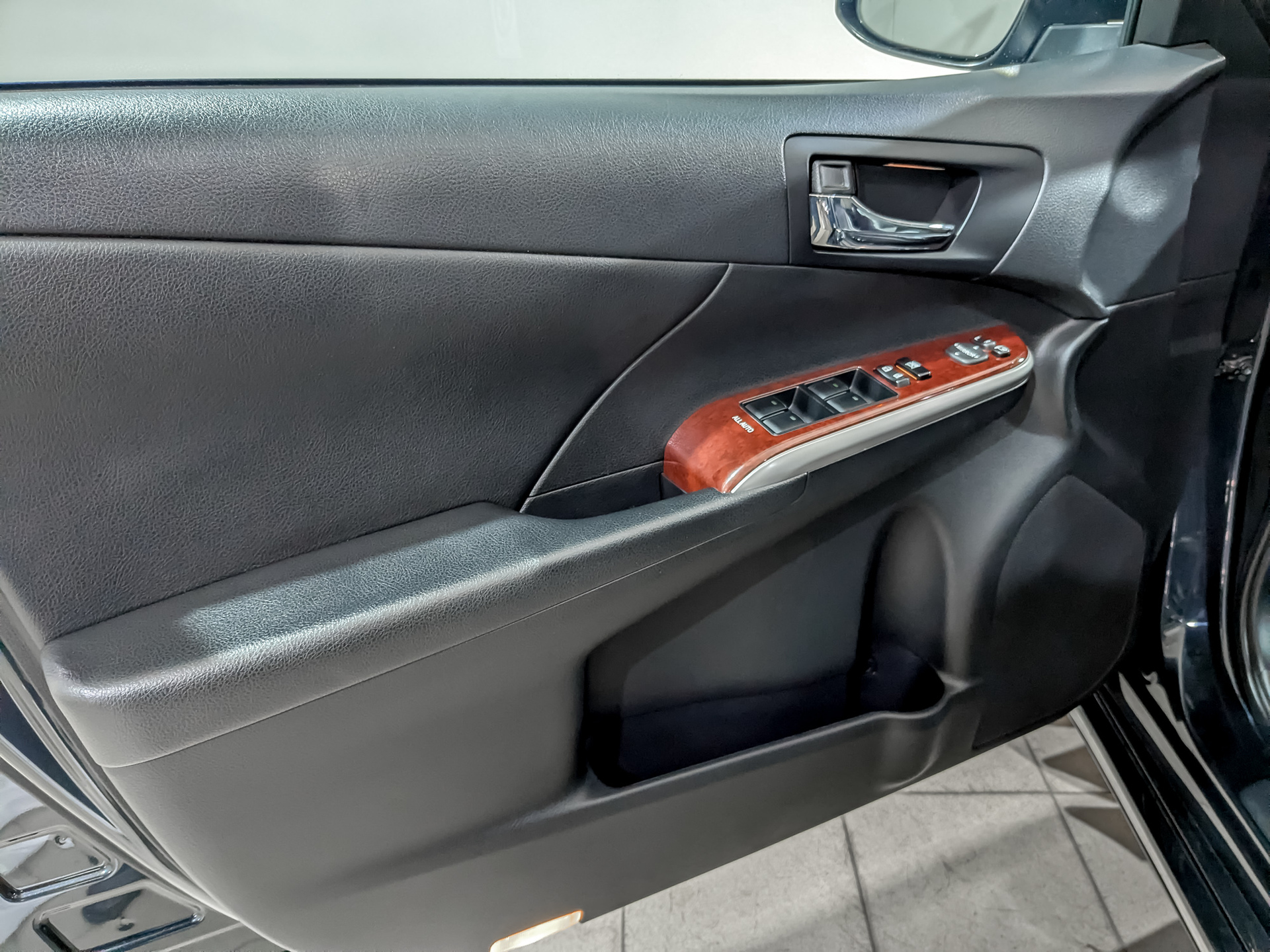 TOYOTA Camry 2.50 (181 л.с), автомат, 2013, пробег 129 591 км