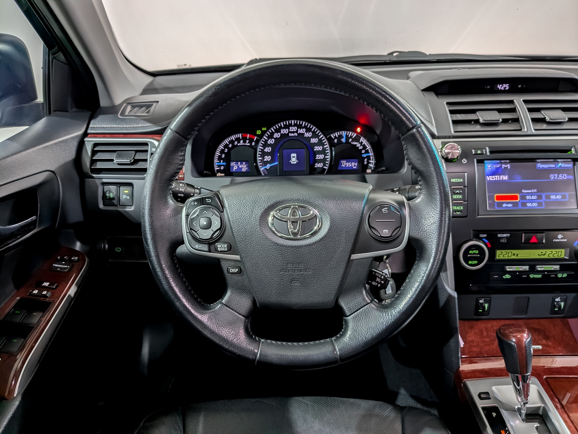 TOYOTA Camry 2.50 (181 л.с), автомат, 2013, пробег 129 591 км