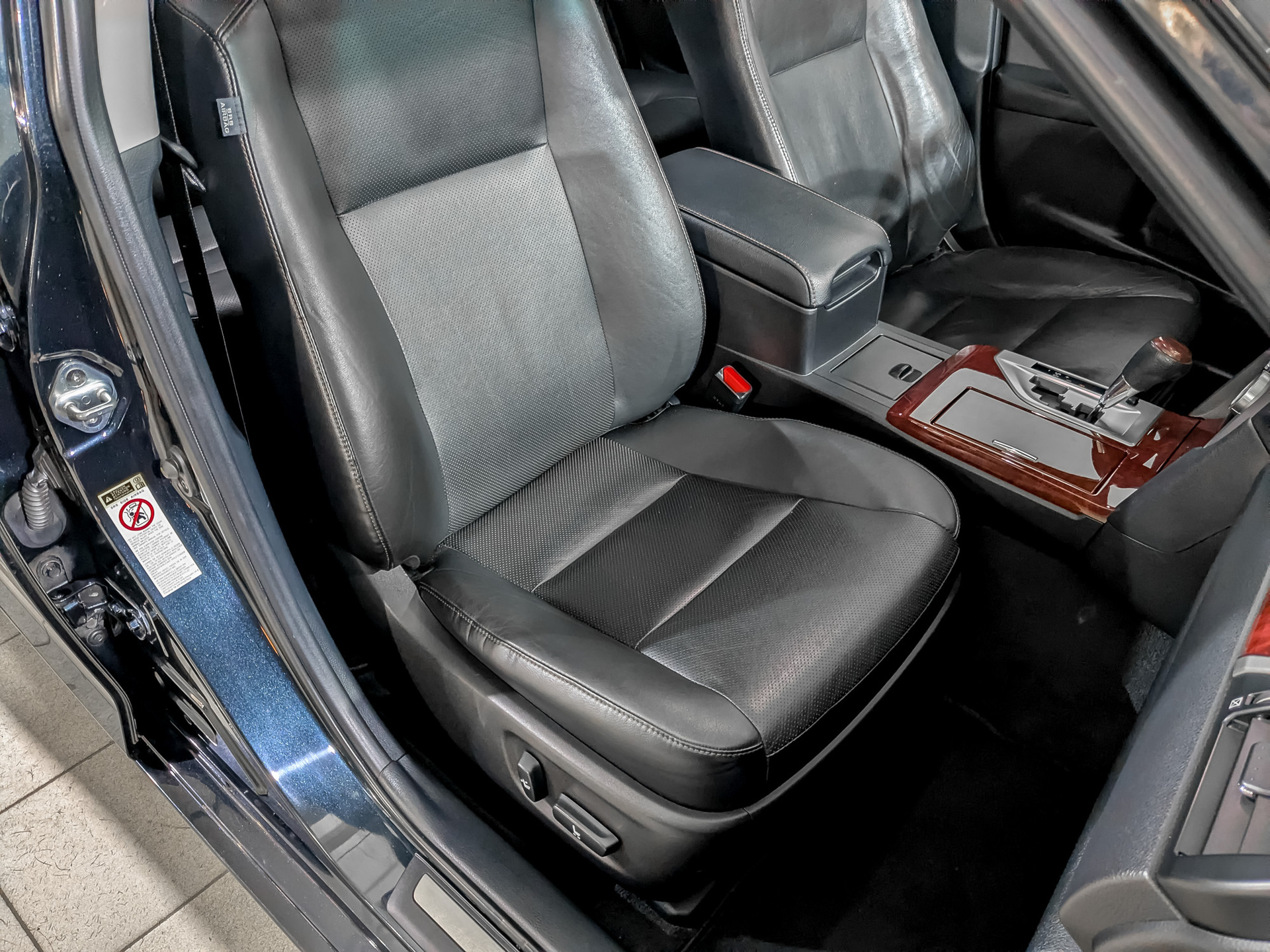 TOYOTA Camry 2.50 (181 л.с), автомат, 2013, пробег 129 591 км