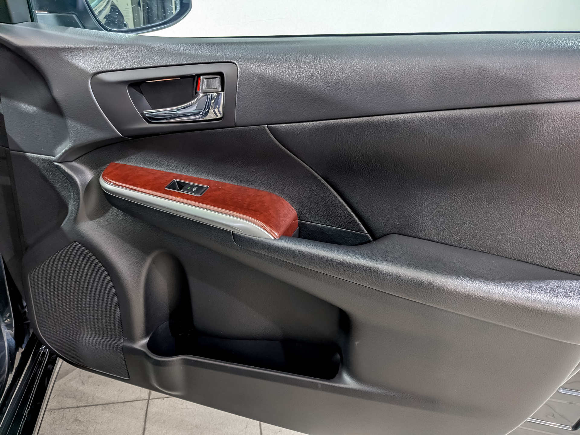 TOYOTA Camry 2.50 (181 л.с), автомат, 2013, пробег 129 591 км