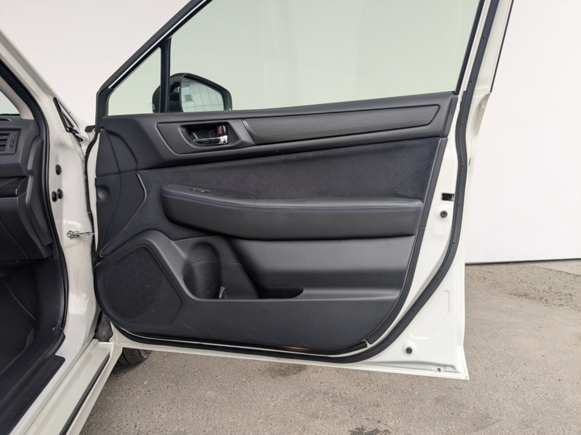 SUBARU Legacy 2.50 (175 л.с), автомат, 2020, пробег 55 971 км