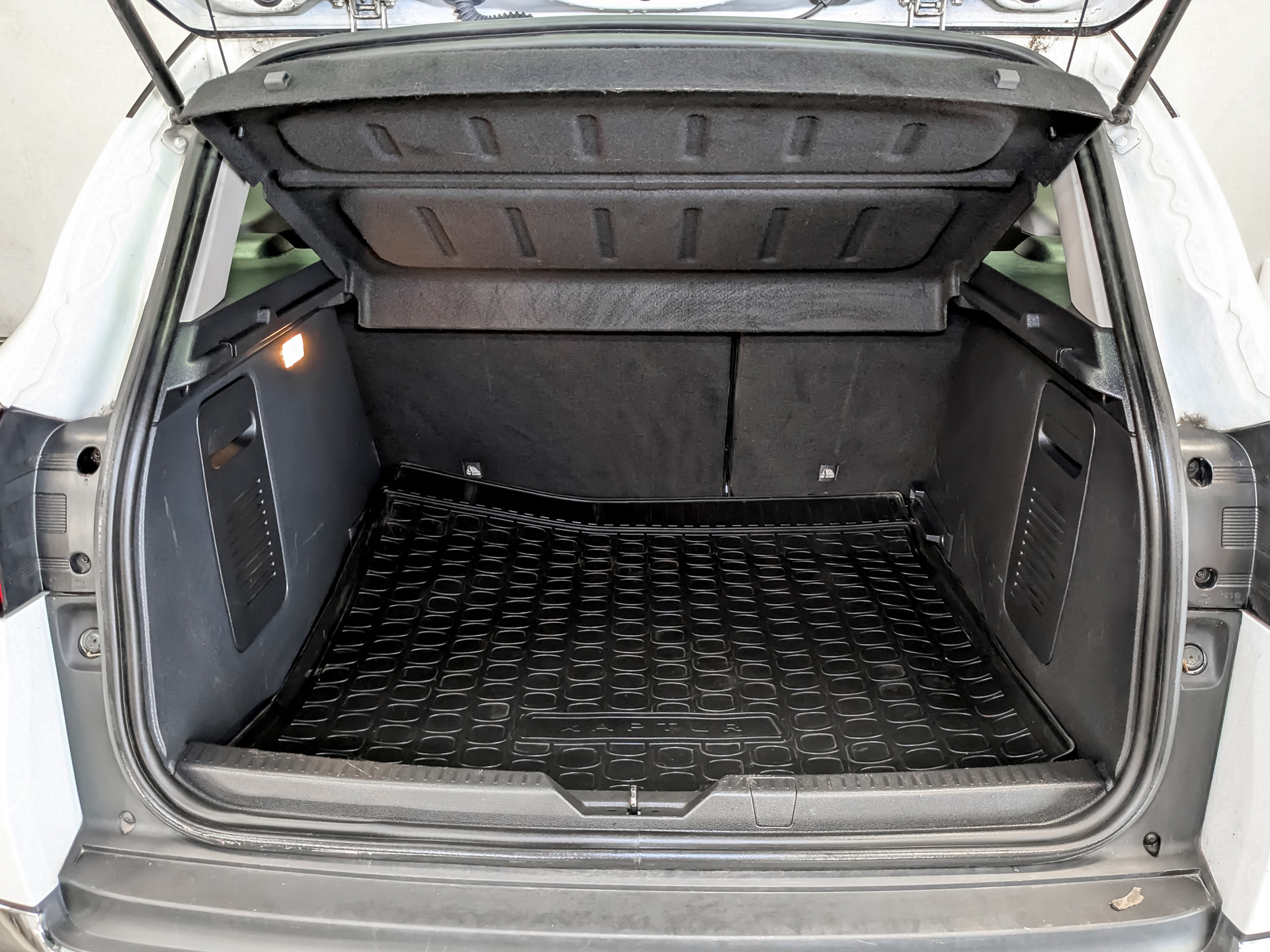 RENAULT Kaptur 1.60 (114 л.с), автомат, 2018, пробег 80 475 км