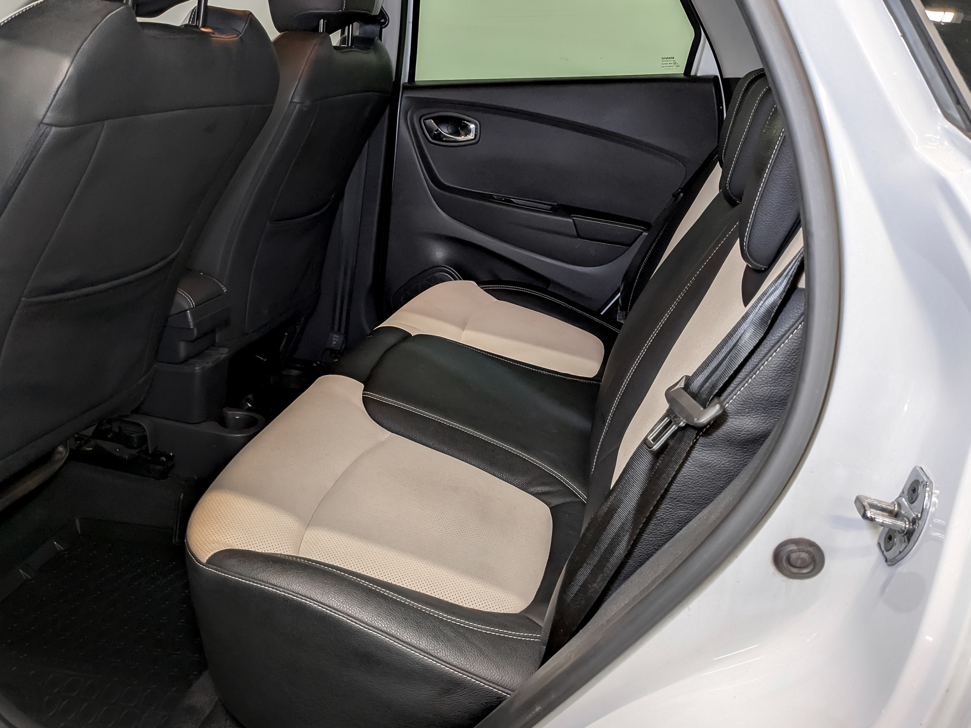 RENAULT Kaptur 1.60 (114 л.с), автомат, 2018, пробег 80 475 км