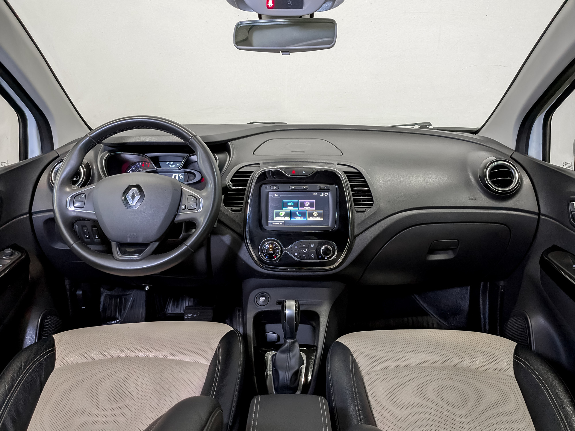 RENAULT Kaptur 1.60 (114 л.с), автомат, 2018, пробег 80 475 км