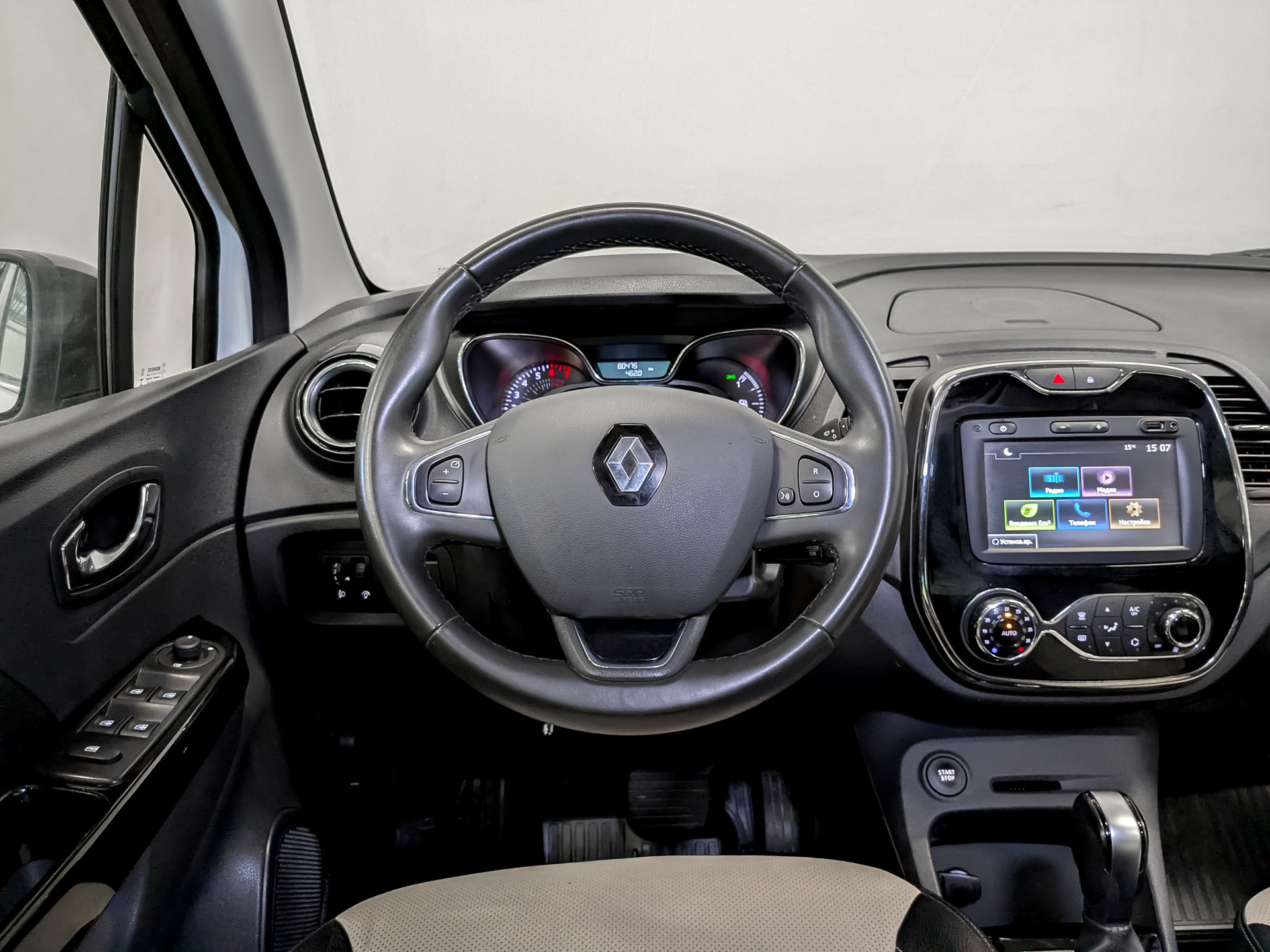 RENAULT Kaptur 1.60 (114 л.с), автомат, 2018, пробег 80 475 км