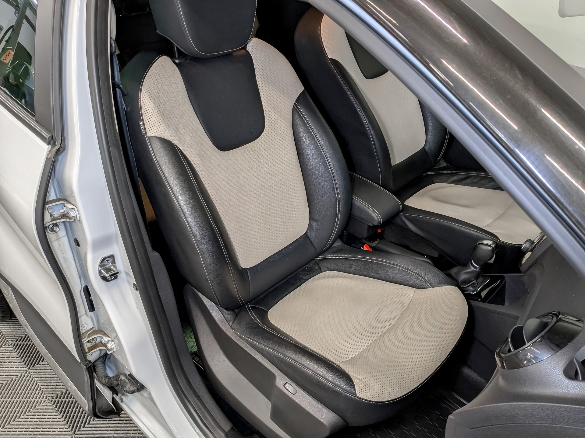 RENAULT Kaptur 1.60 (114 л.с), автомат, 2018, пробег 80 475 км