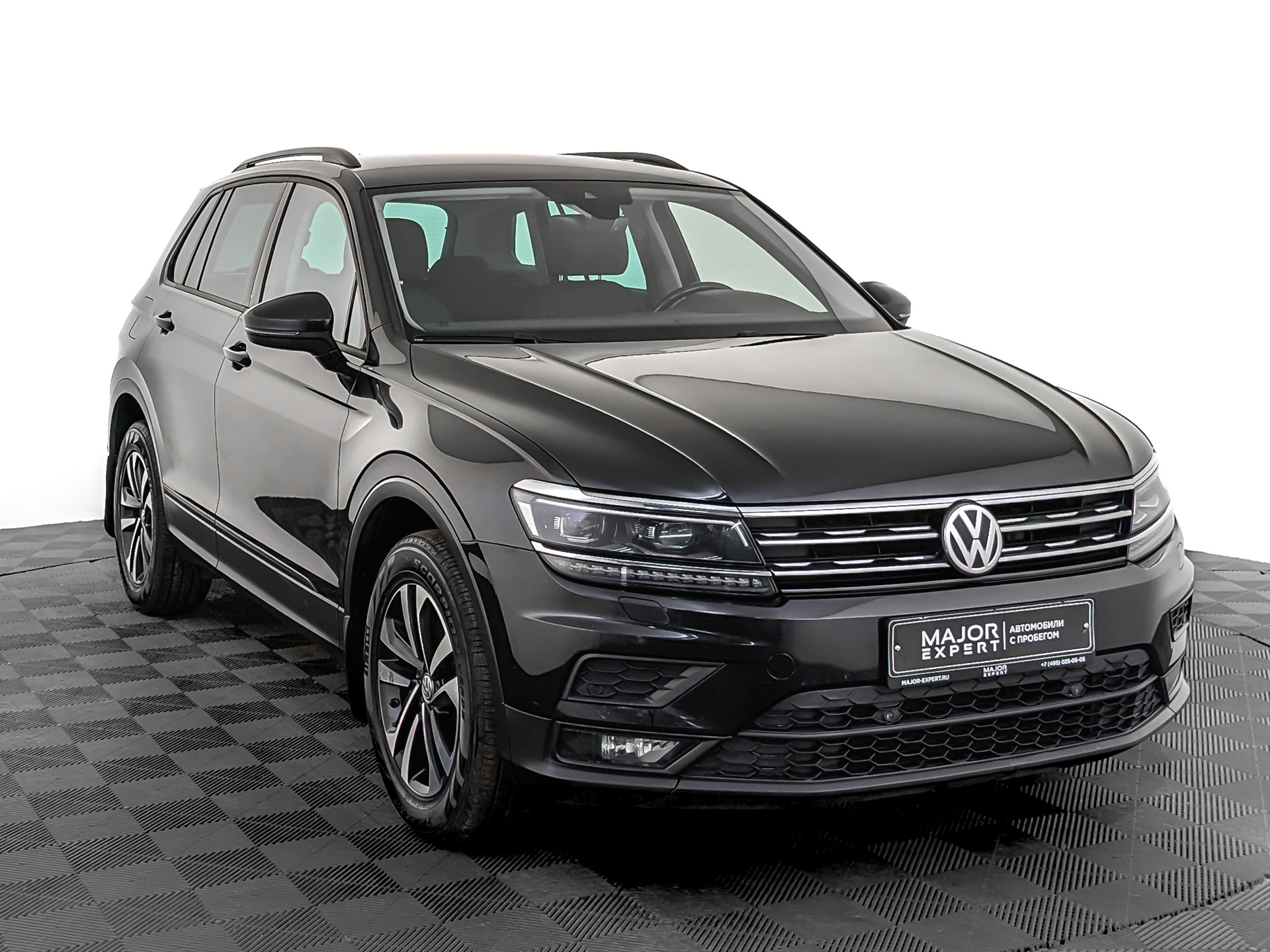 VOLKSWAGEN Tiguan 1.40 (150 л.с), автомат, 2019, пробег 181 317 км