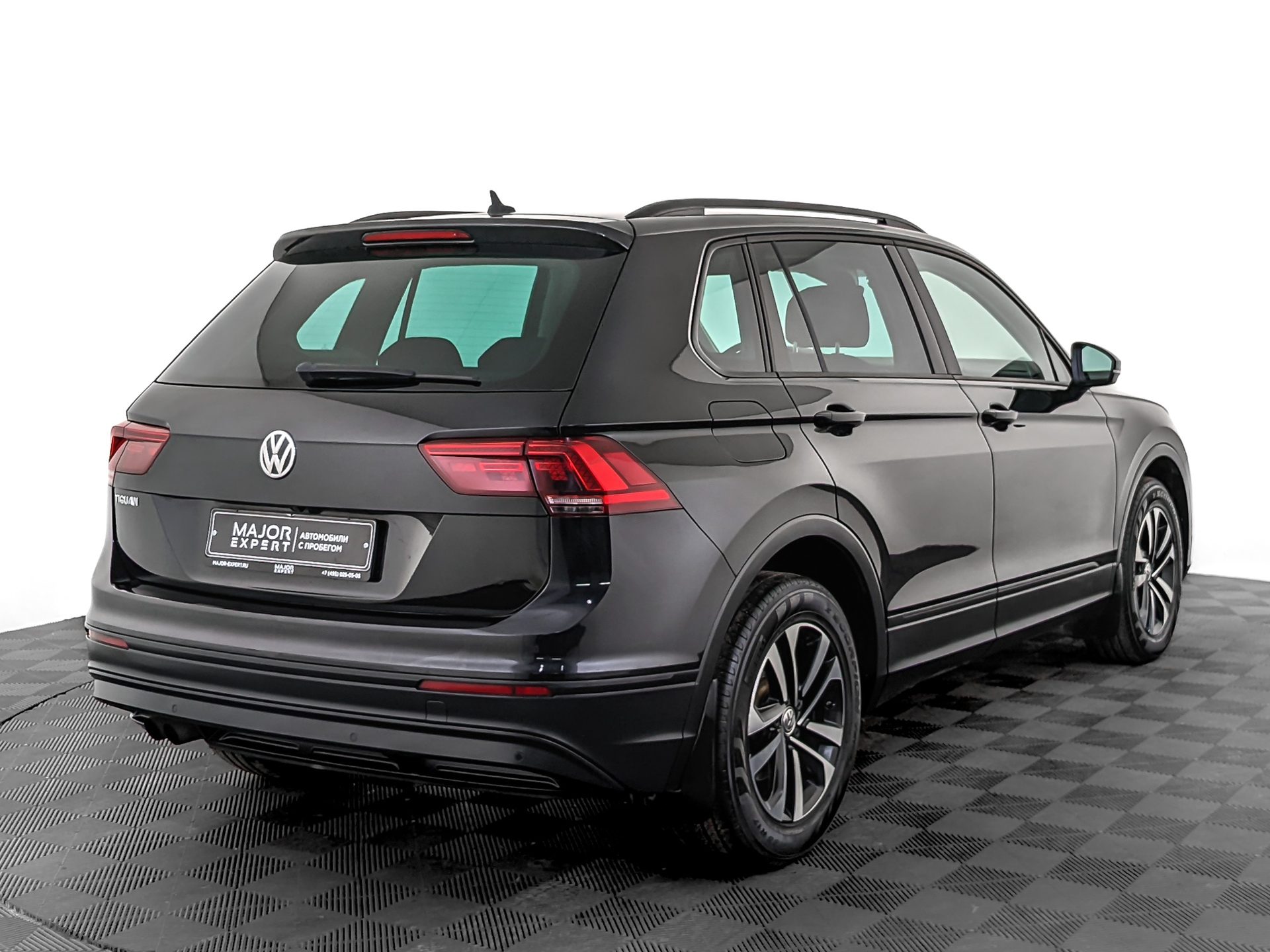 VOLKSWAGEN Tiguan 1.40 (150 л.с), автомат, 2019, пробег 181 317 км