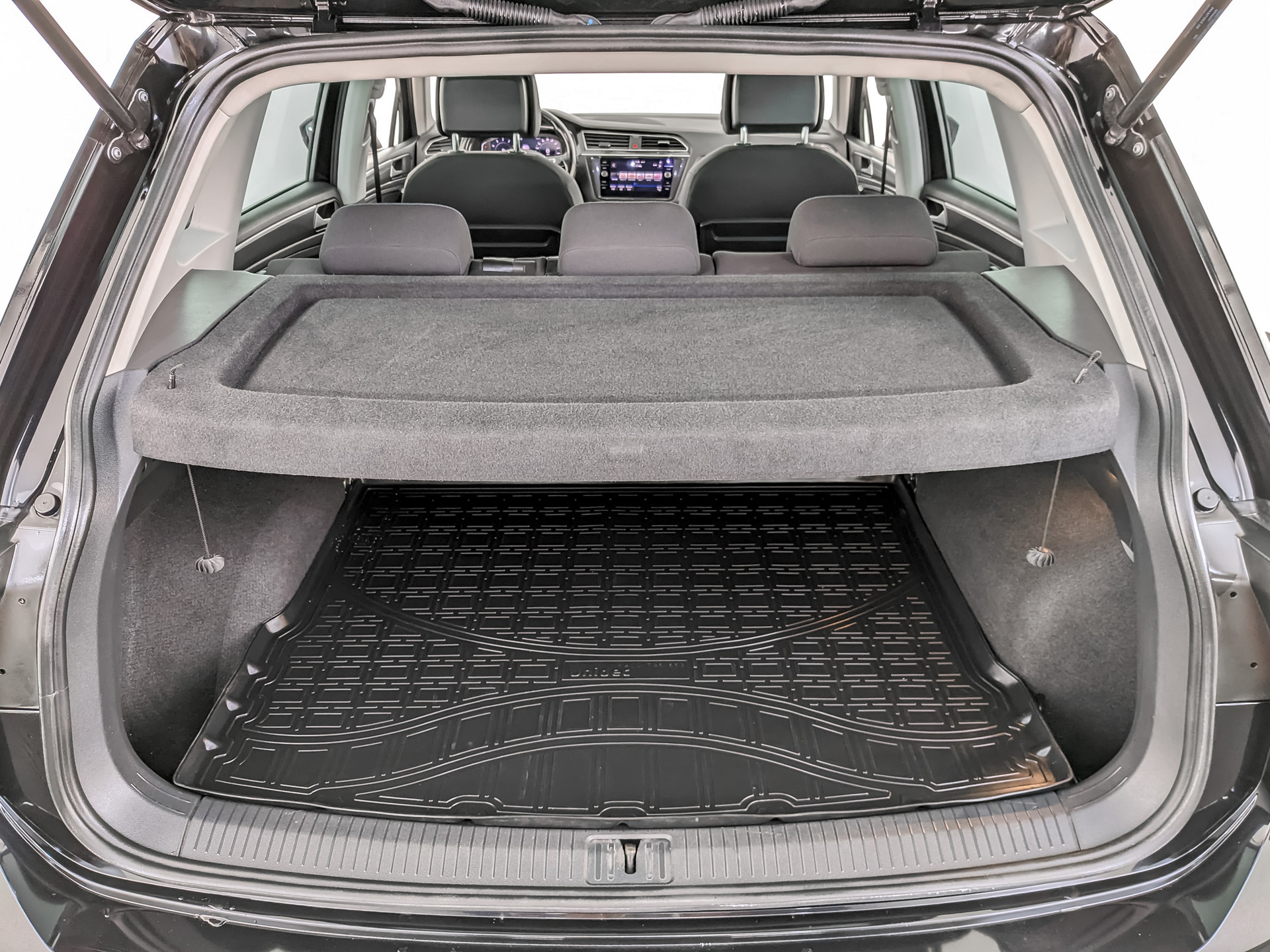 VOLKSWAGEN Tiguan 1.40 (150 л.с), автомат, 2019, пробег 181 317 км